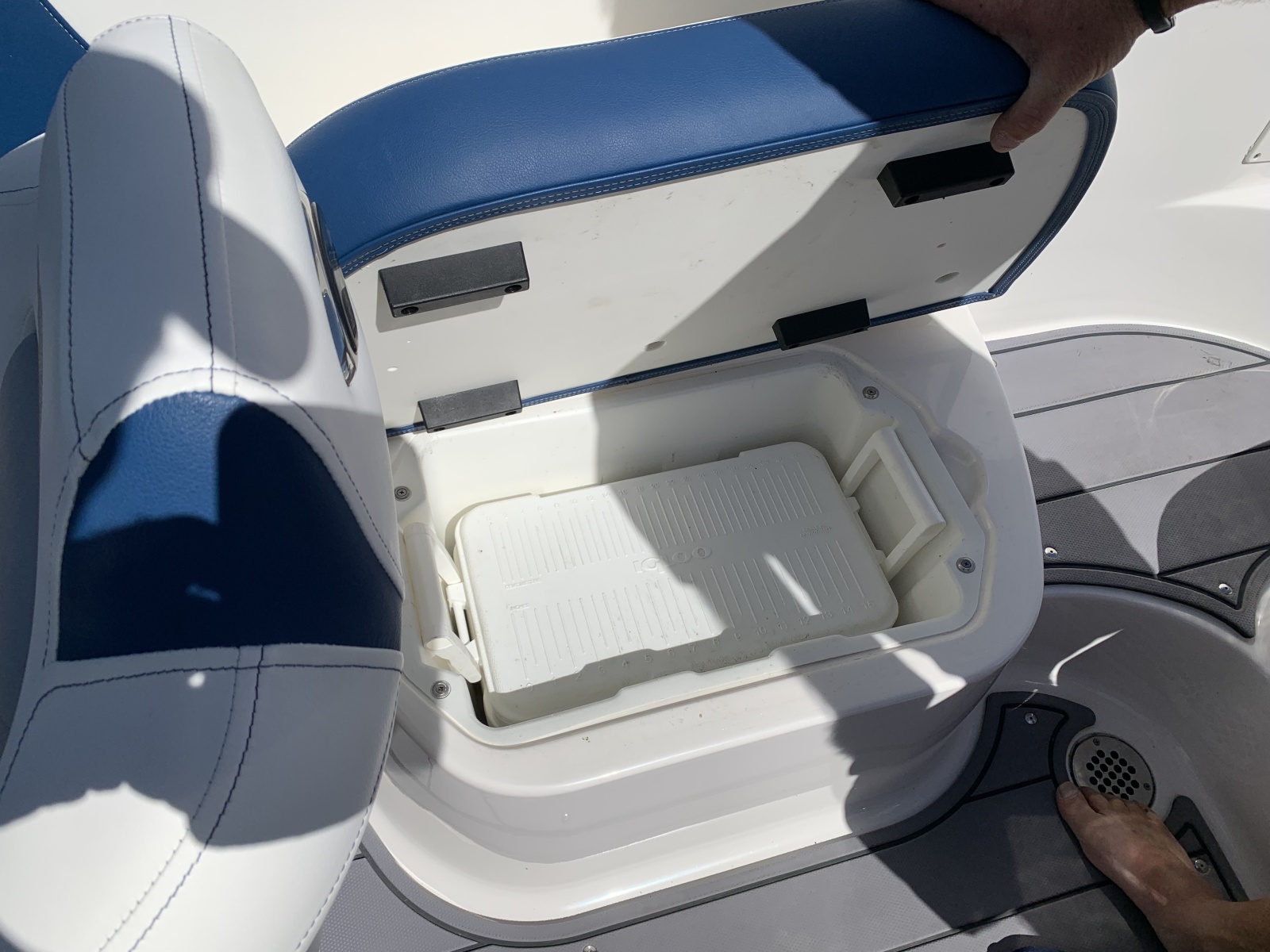 27' 2023 Chaparral 270 OSX