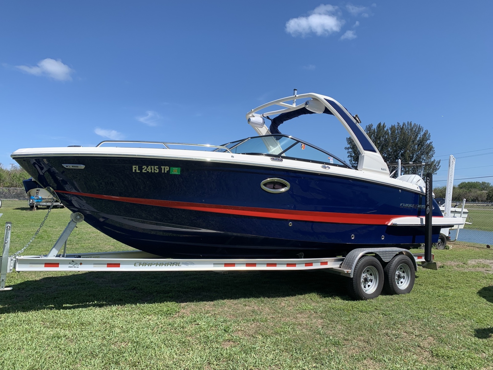27' 2023 Chaparral 270 OSX