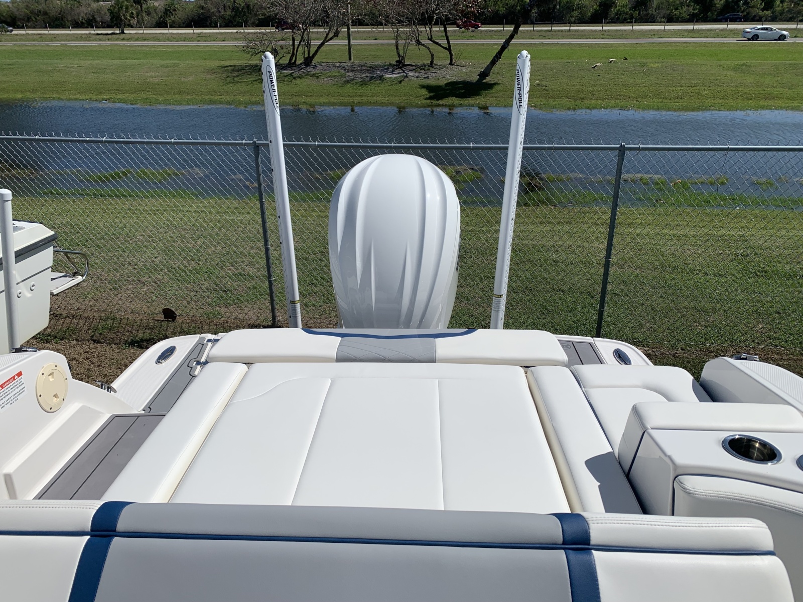 27' 2023 Chaparral 270 OSX