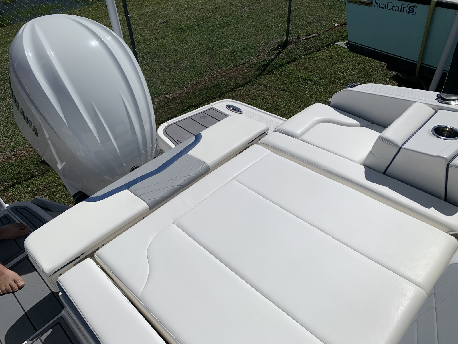 27' 2023 Chaparral 270 OSX
