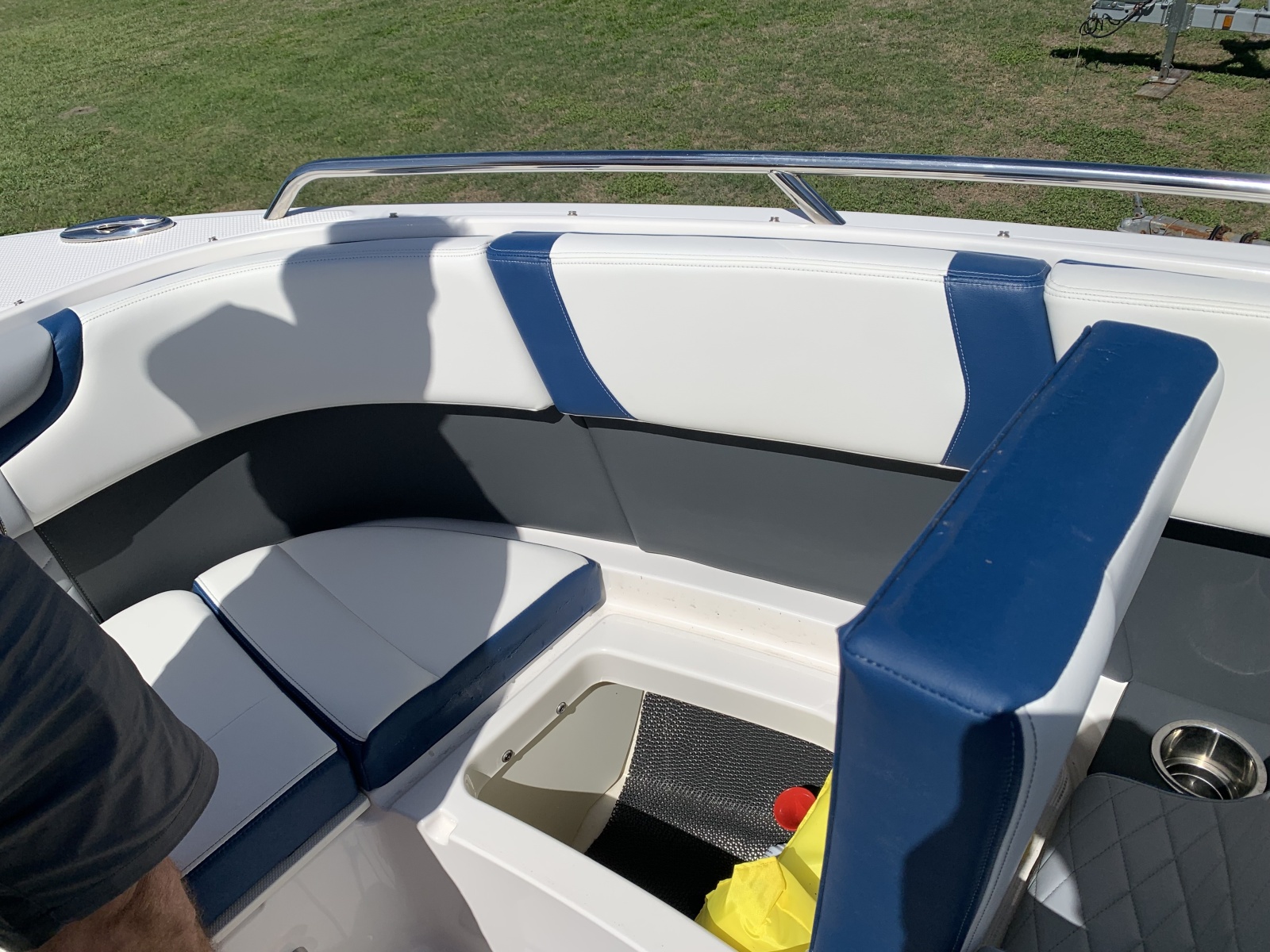 27' 2023 Chaparral 270 OSX