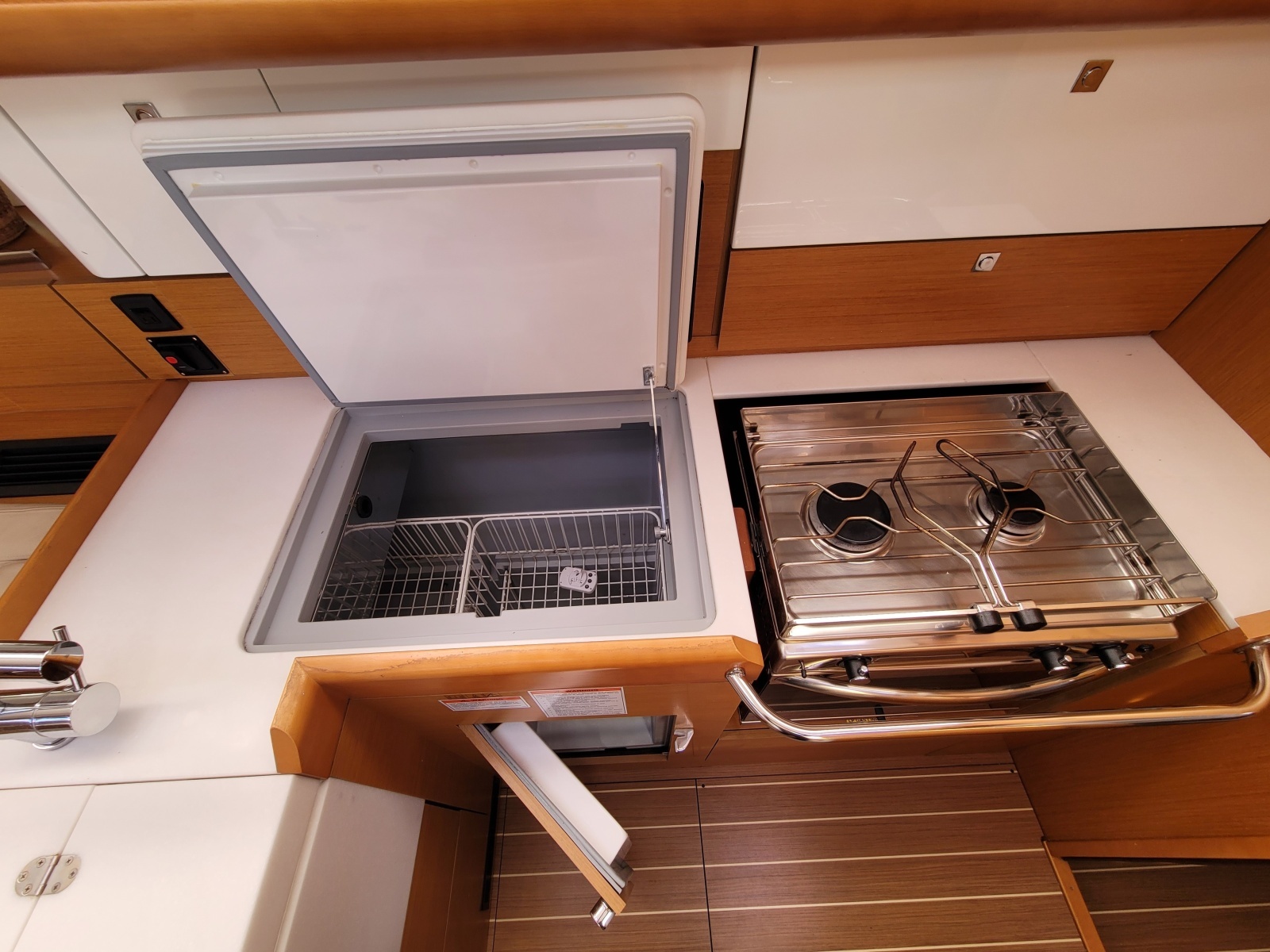 2017 Jeanneau Sun Odyssey 44 DS