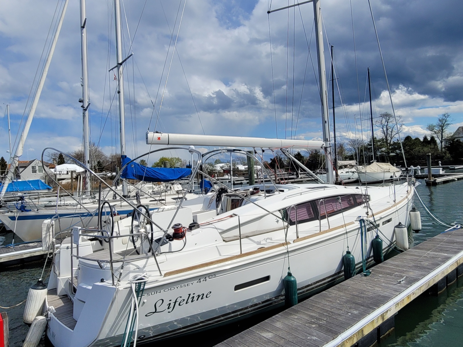 2017 Jeanneau Sun Odyssey 44 DS