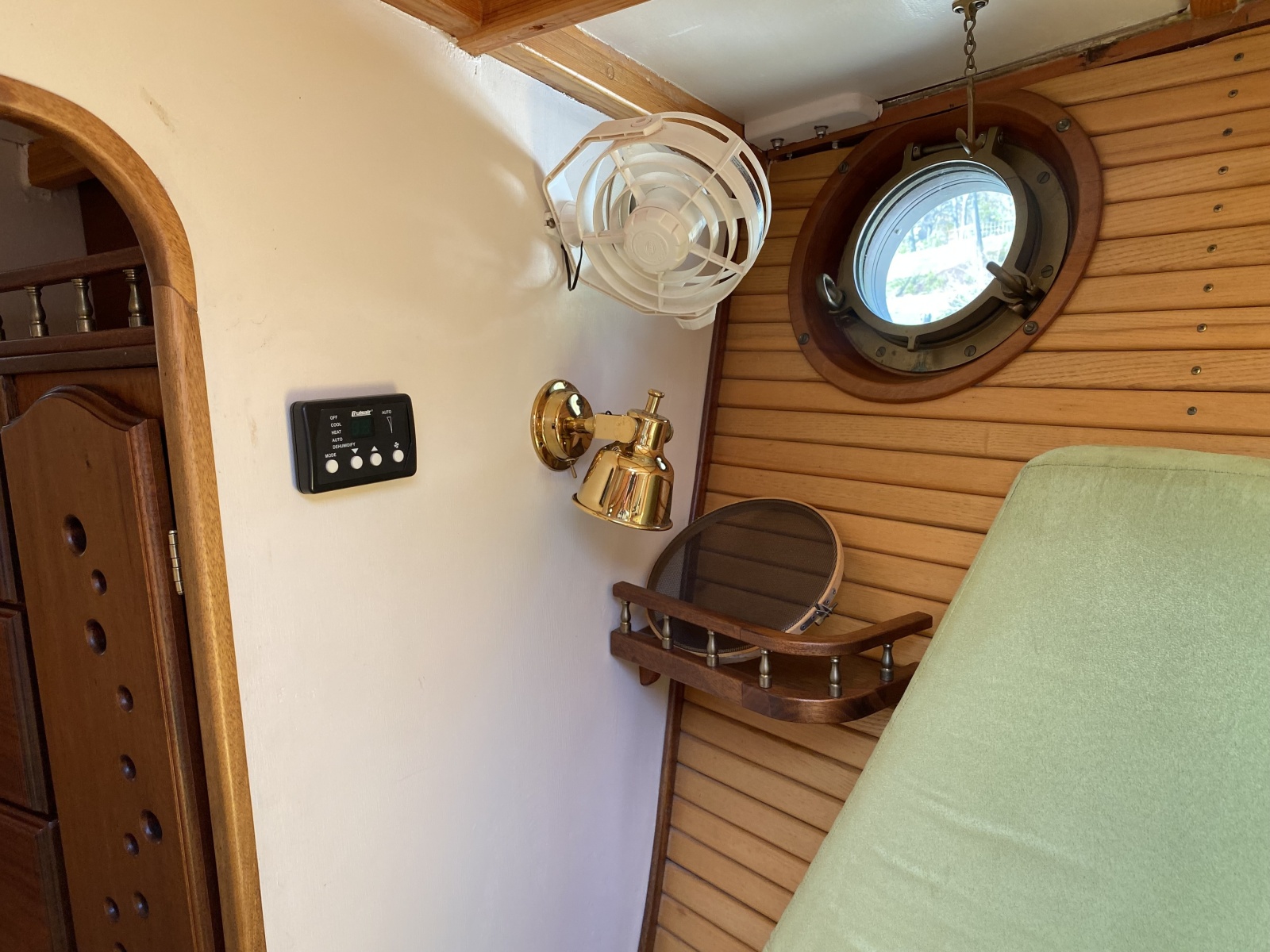 38' 2001 Tad Roberts 