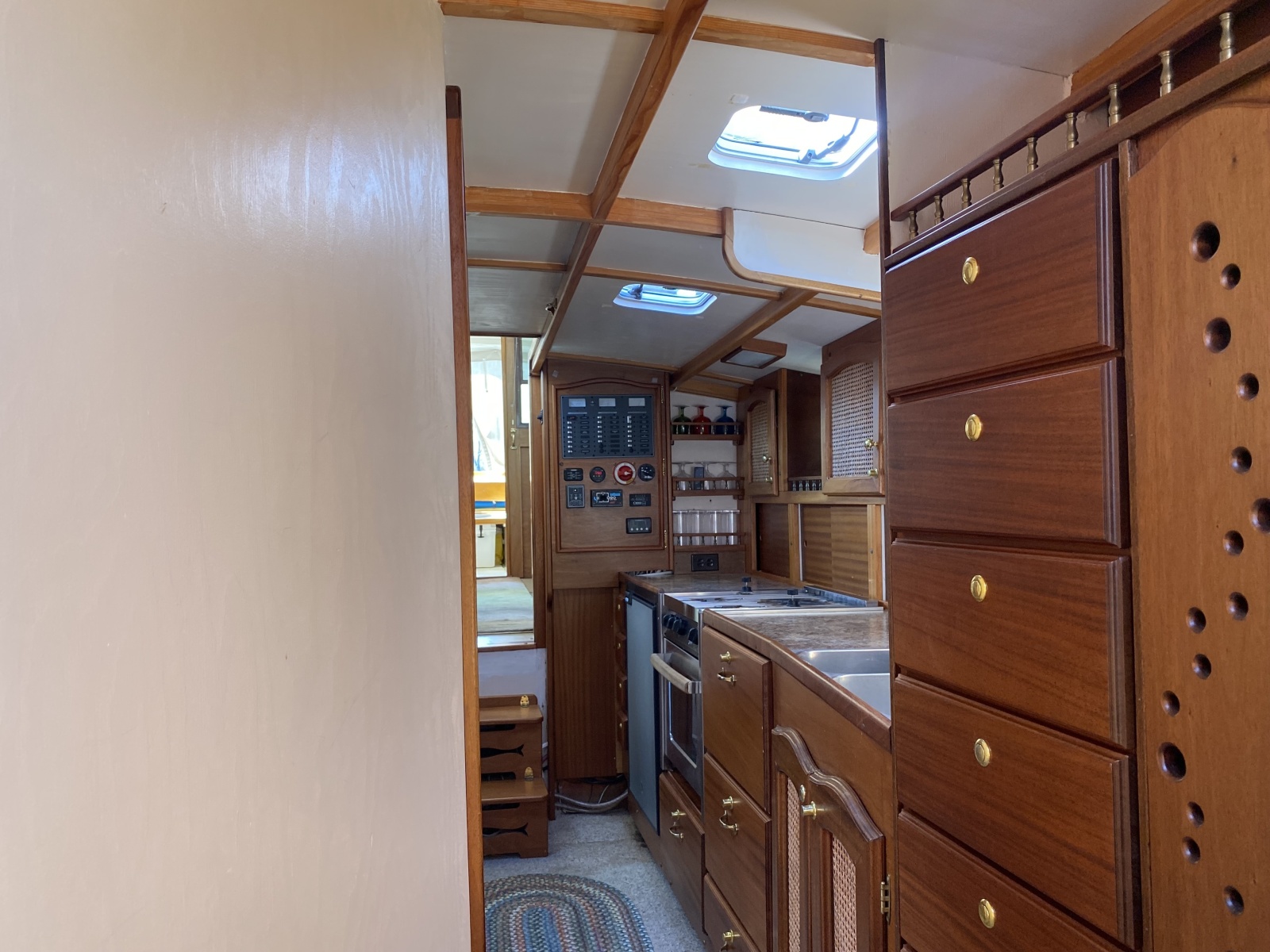 38' 2001 Tad Roberts 