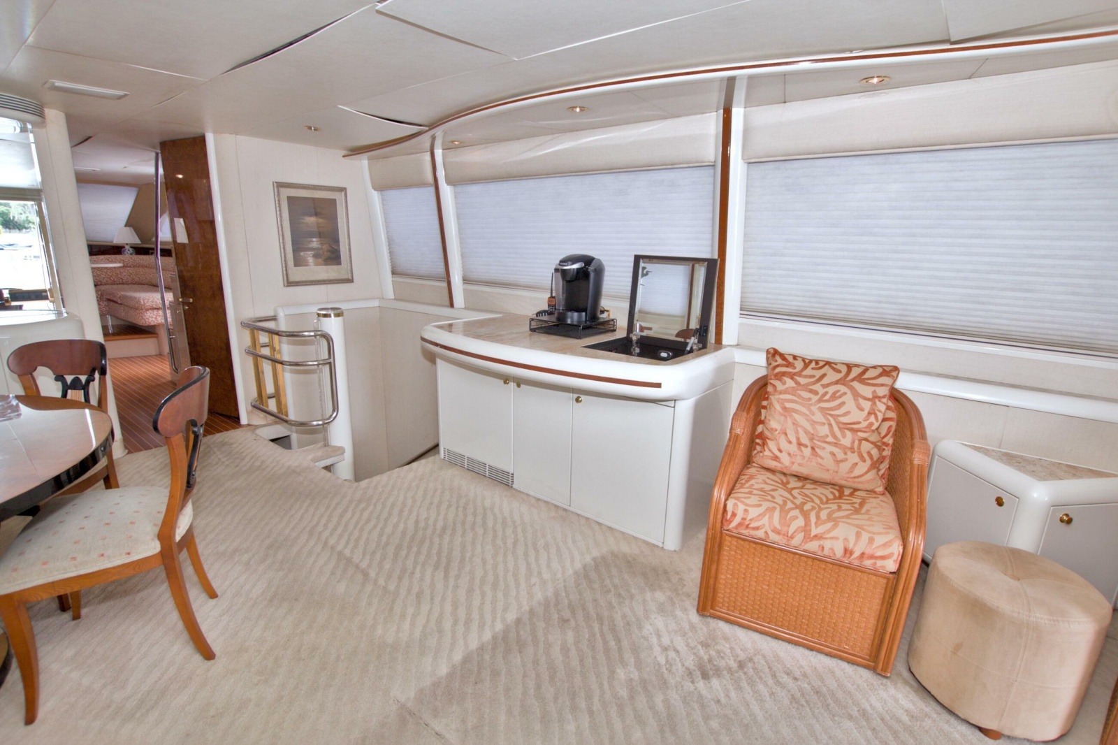 1998 Lazzara Yachts 76 Skylounge Grand Salon