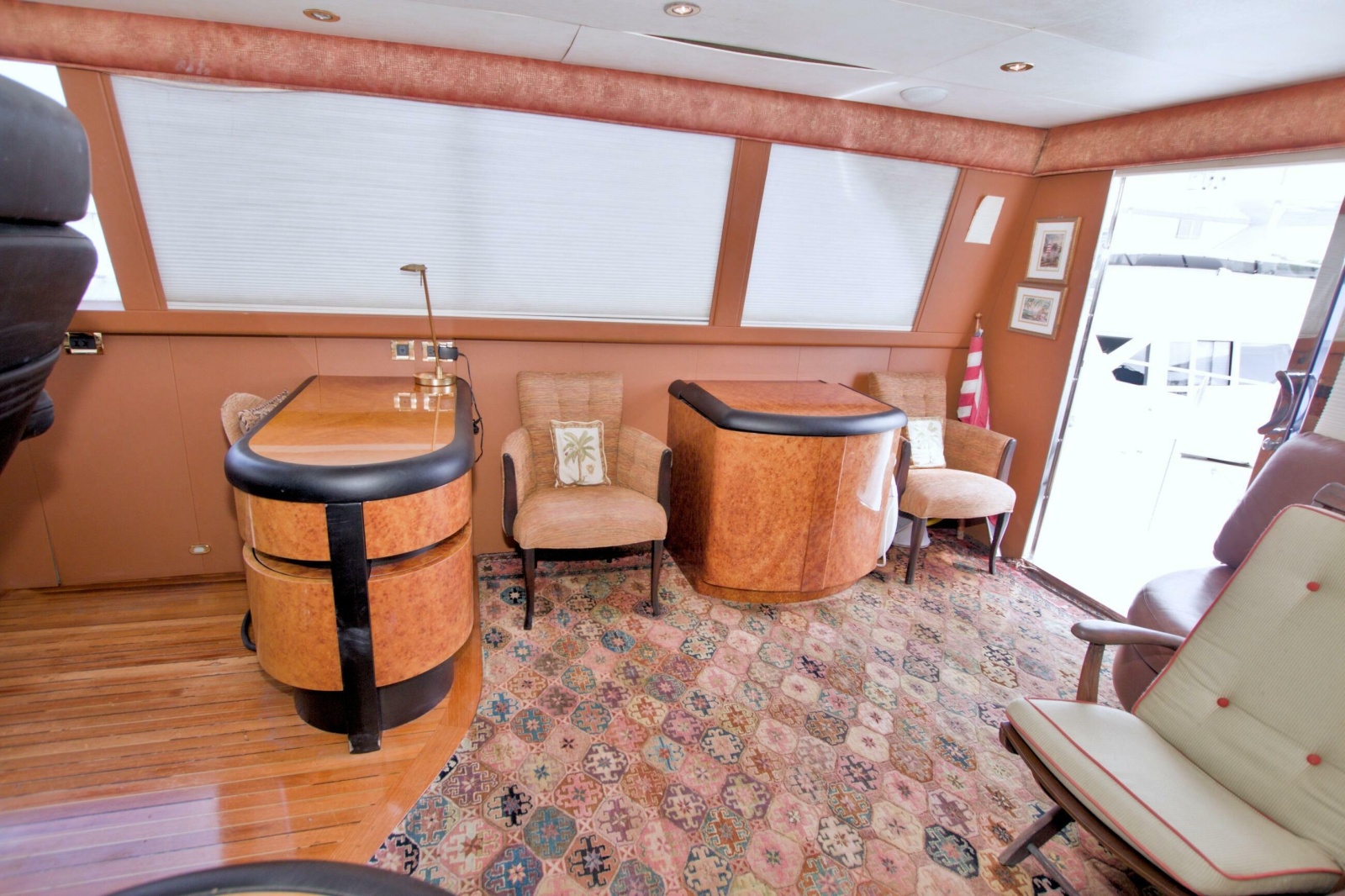 1998 Lazzara Yachts 76 Skylounge Grand Salon