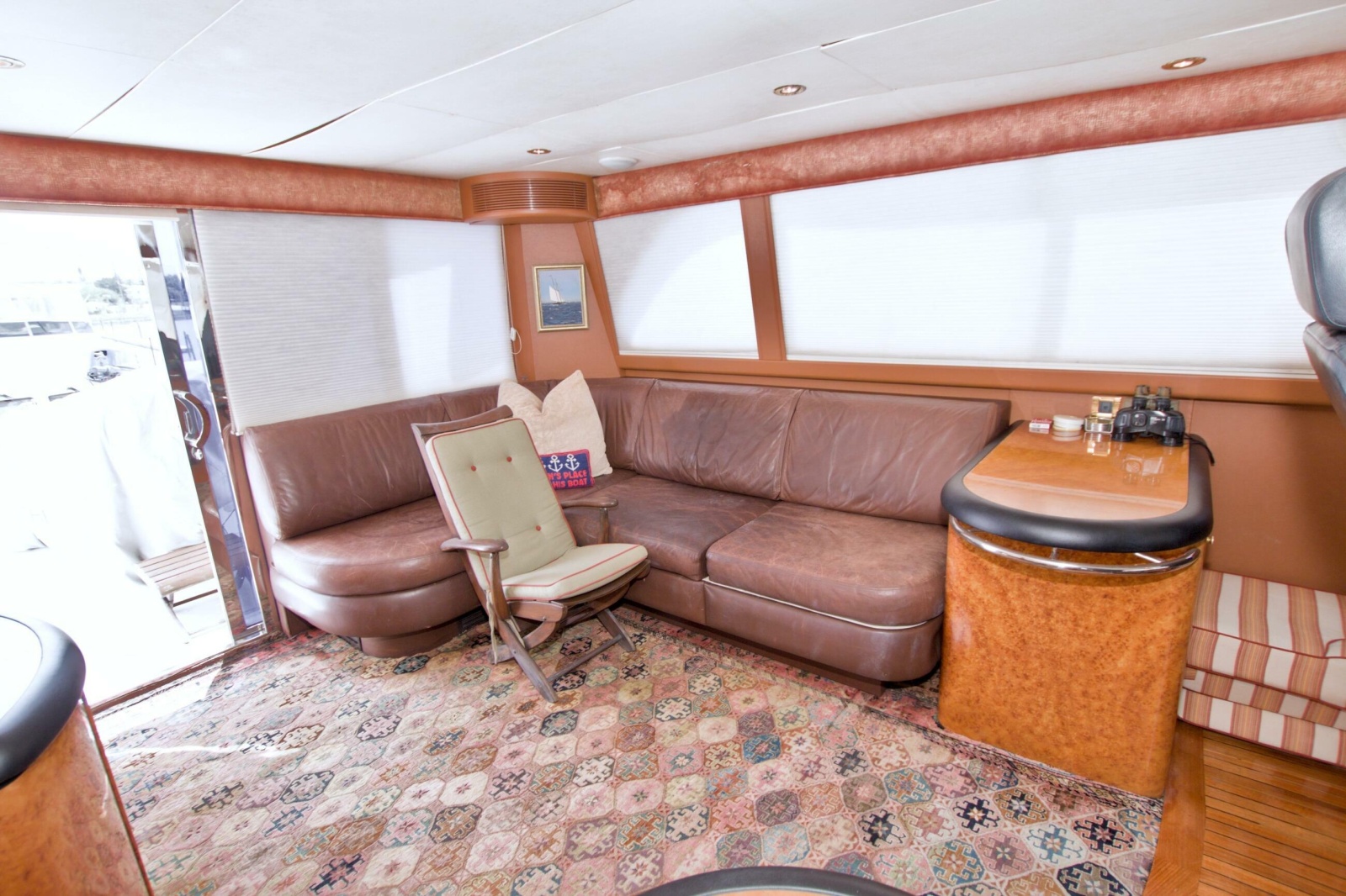 1998 Lazzara Yachts 76 Skylounge Grand Salon