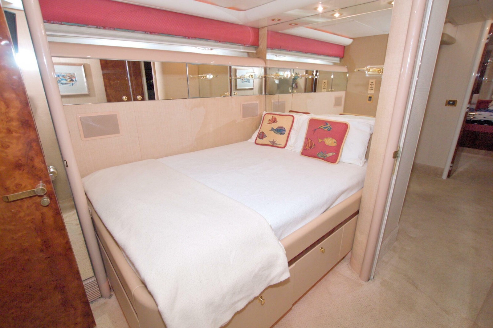 1998 Lazzara Yachts 76 Skylounge Grand Salon