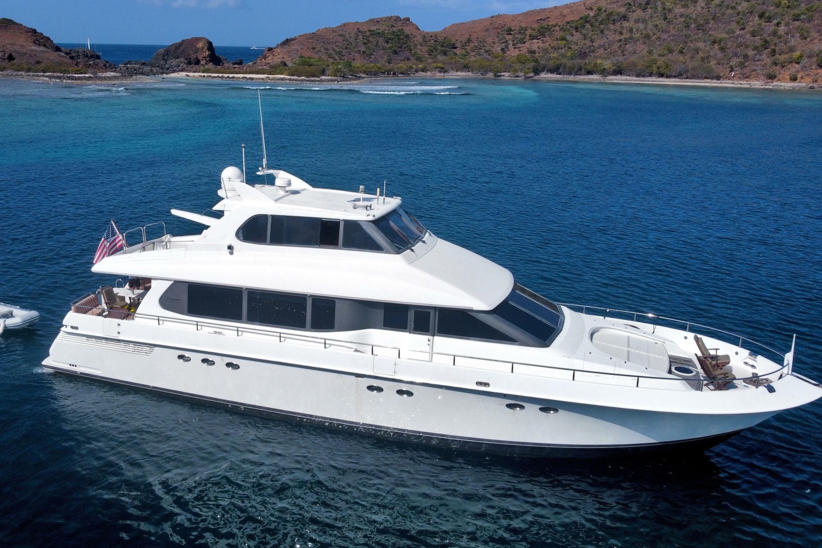 1998 Lazzara Yachts 76 Skylounge Grand Salon
