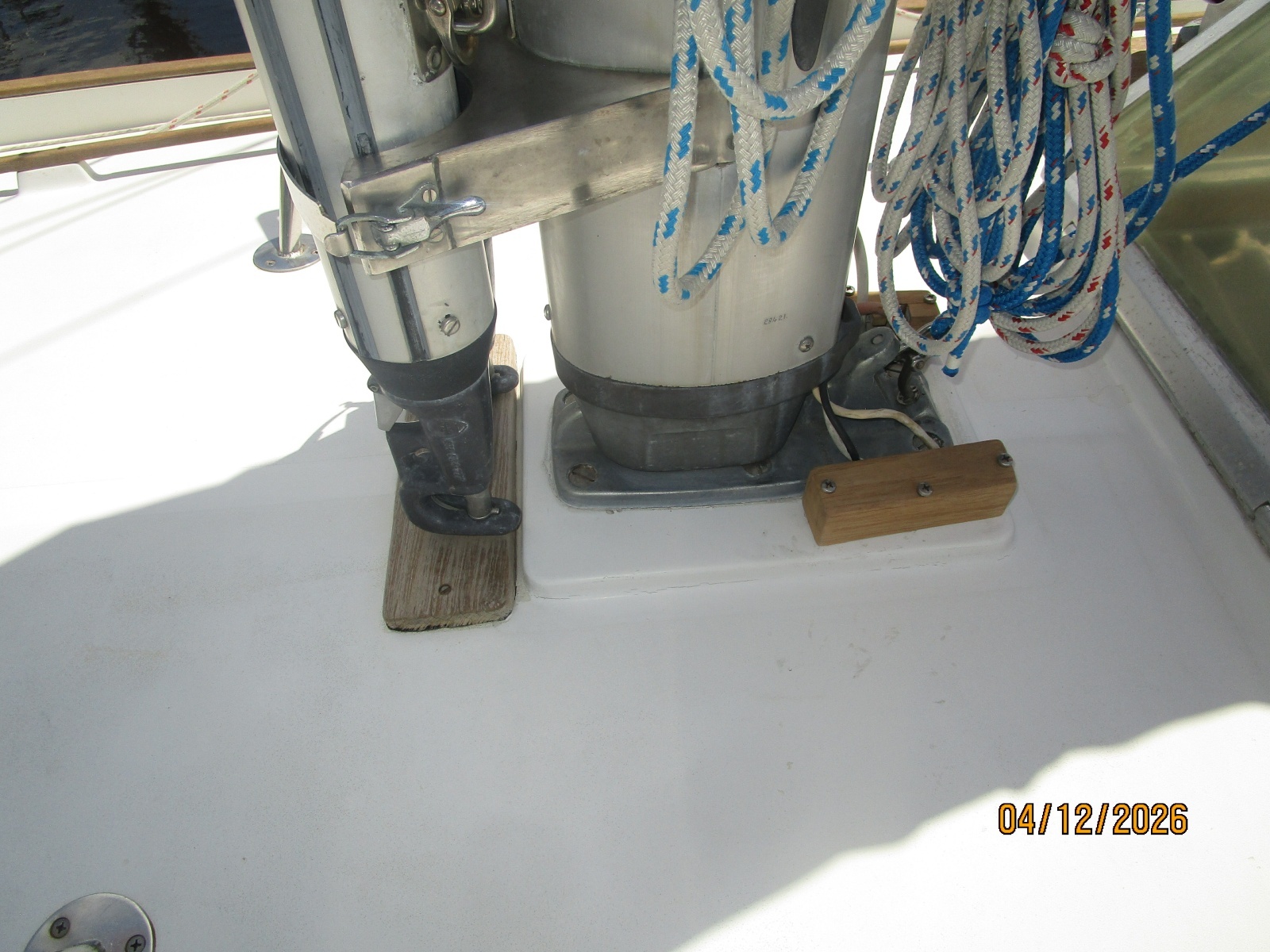 41' Rival mast base2