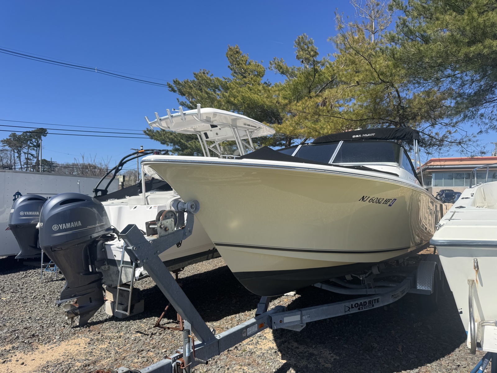 23' 2013 Sea Hunt Escape 234 LE