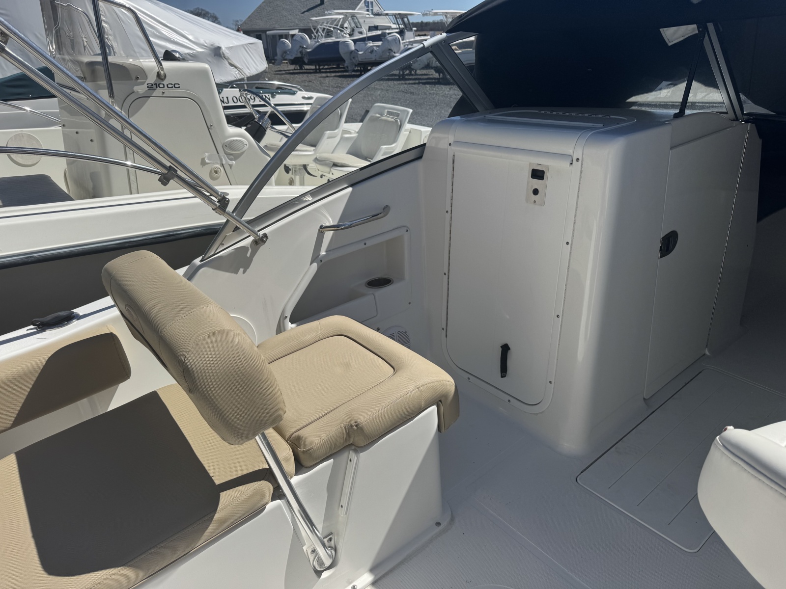 23' 2013 Sea Hunt Escape 234 LE