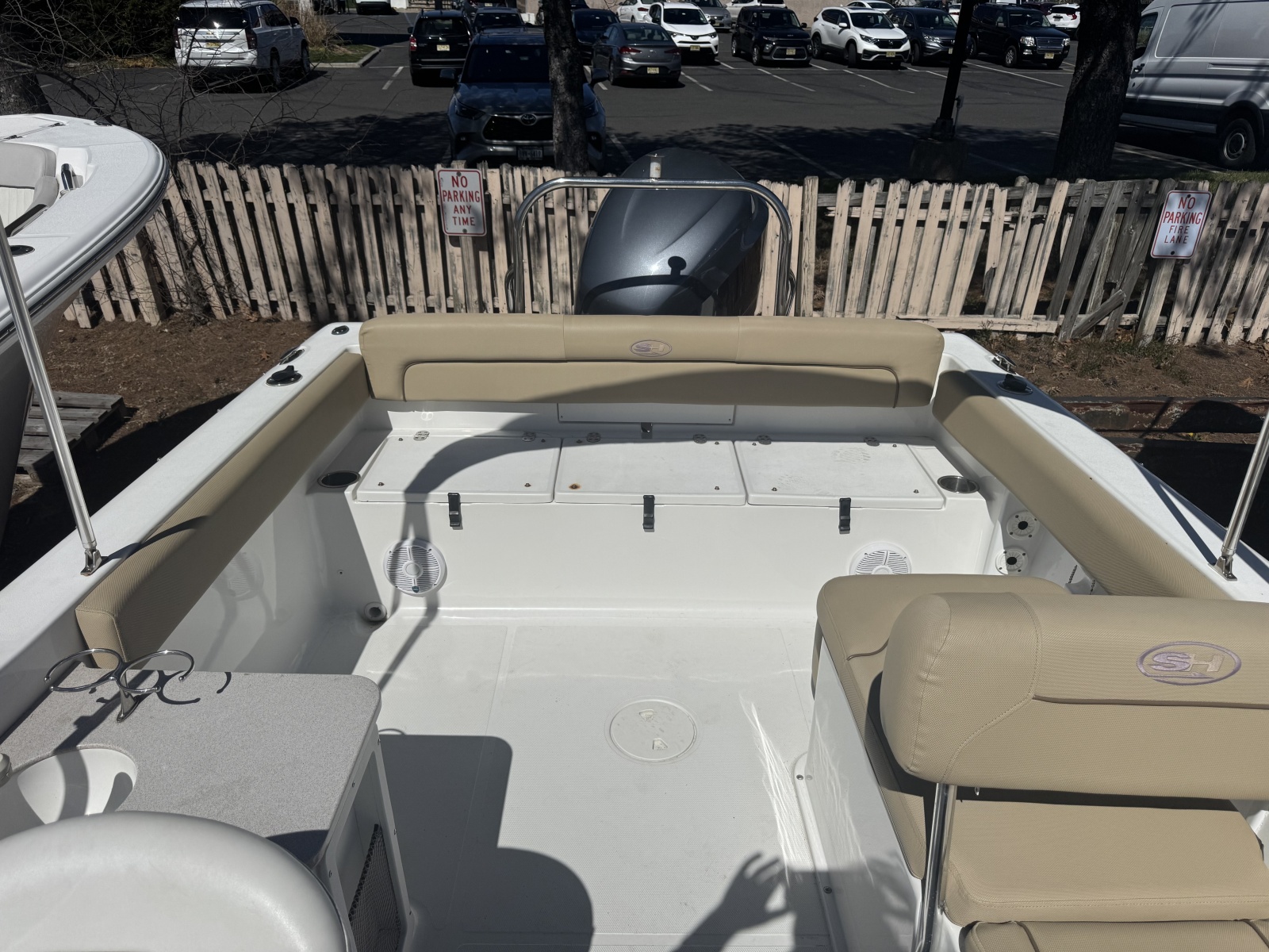 23' 2013 Sea Hunt Escape 234 LE