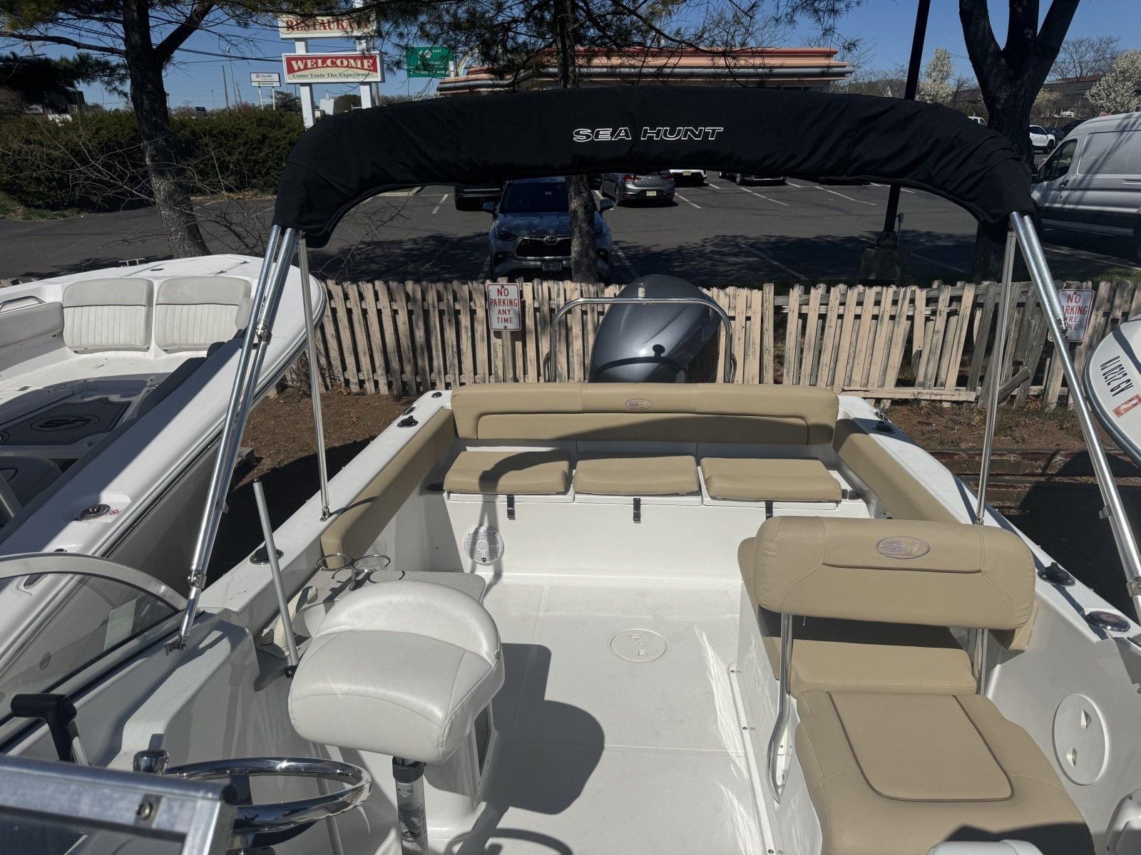 23ft Sea Hunt Yacht For Sale
