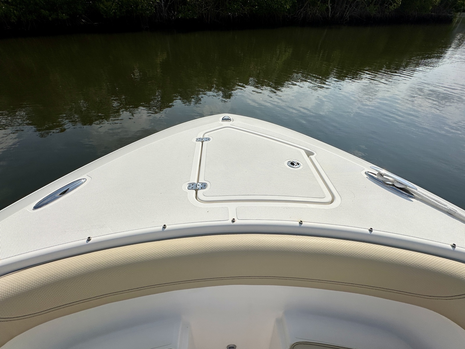 PURSUIT 28 S288 - Exterior Bow