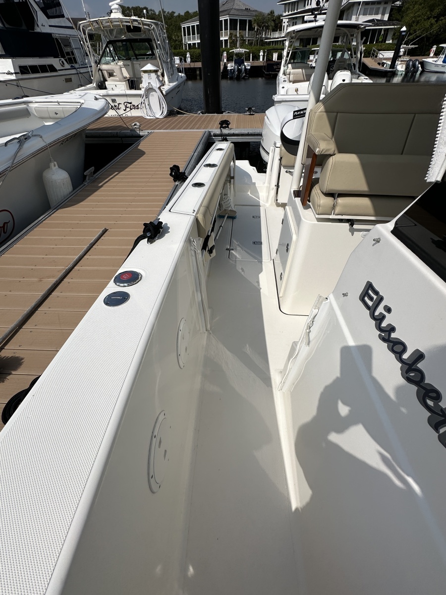 PURSUIT 28 S288 - Exterior