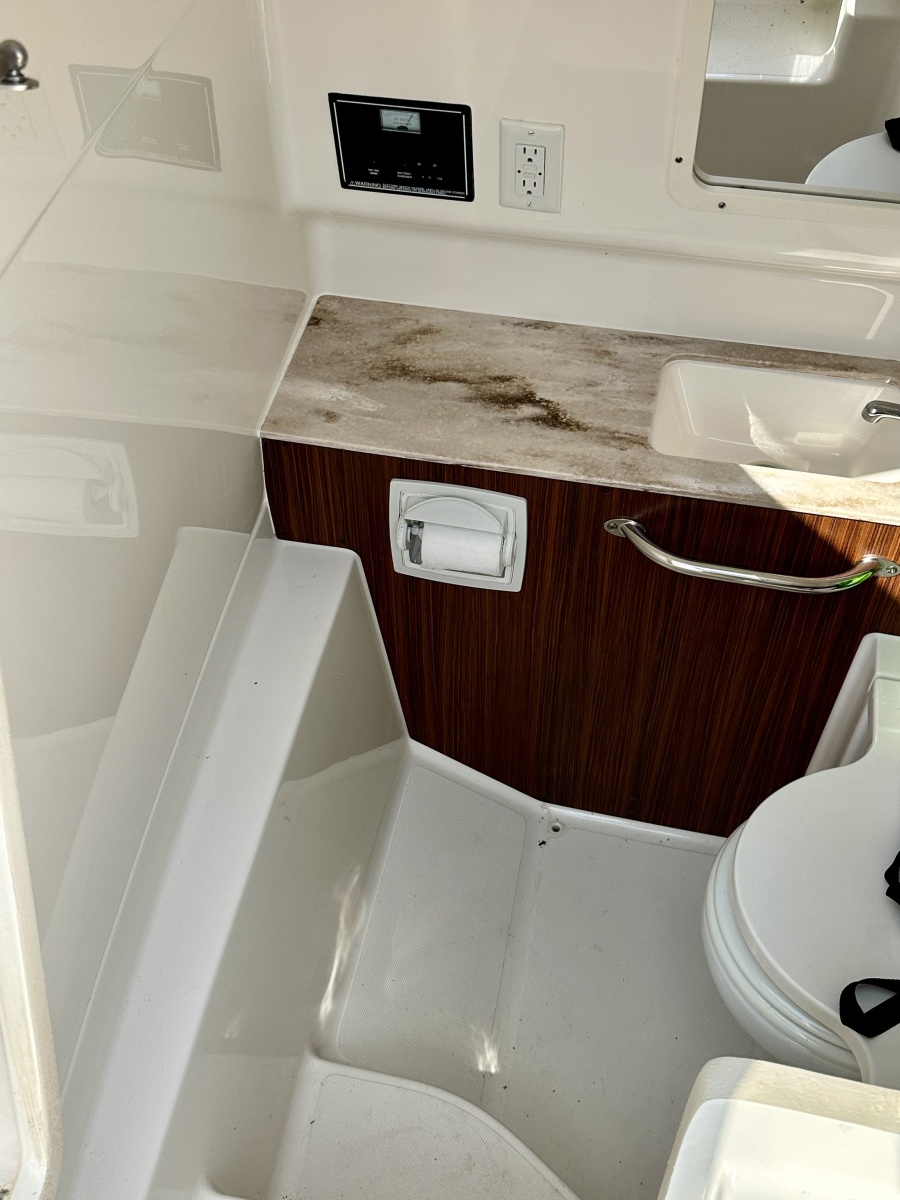 PURSUIT 28 S288 - Head