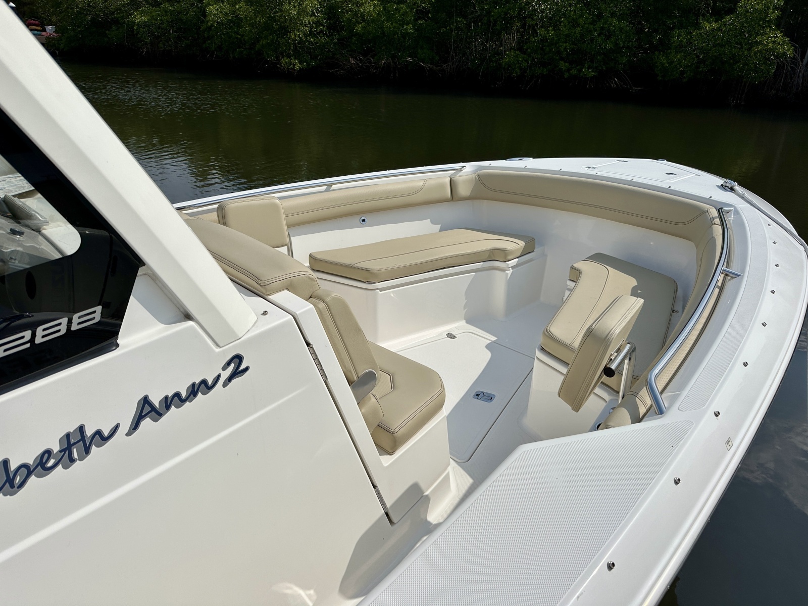 PURSUIT 28 S288 - Exterior Bow