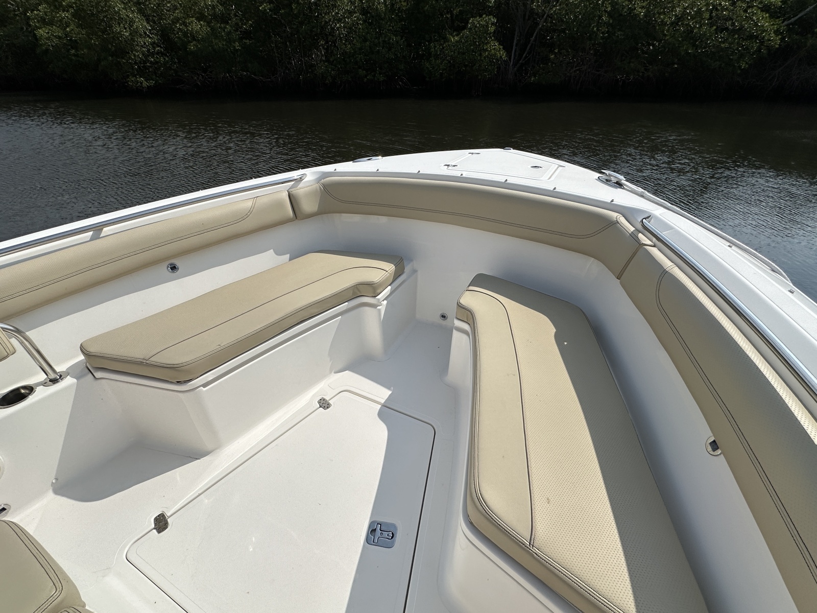 PURSUIT 28 S288 - Exterior Bow Seating