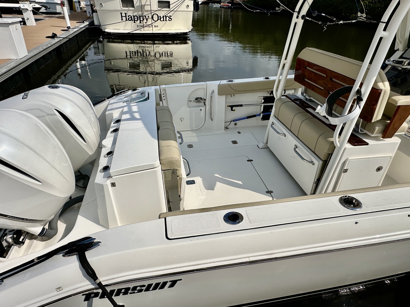 PURSUIT 28 S288 - Cockpit