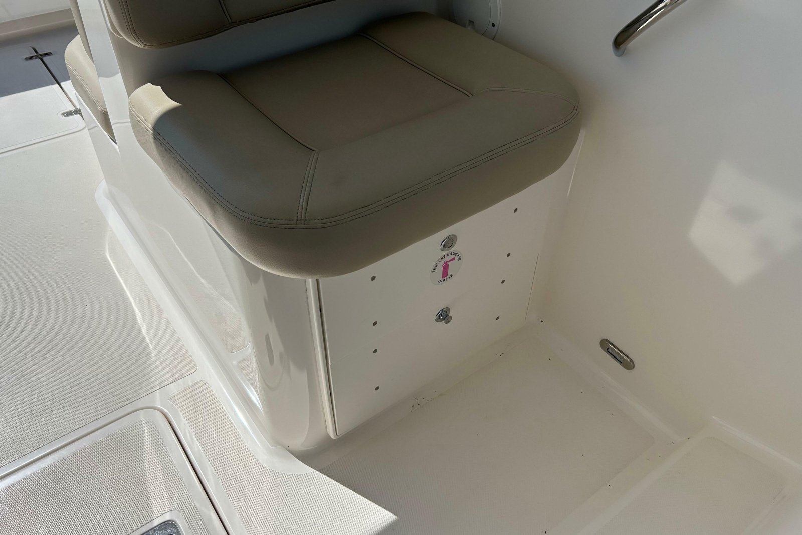 26' 2016 Pursuit DC 265 Dual Console