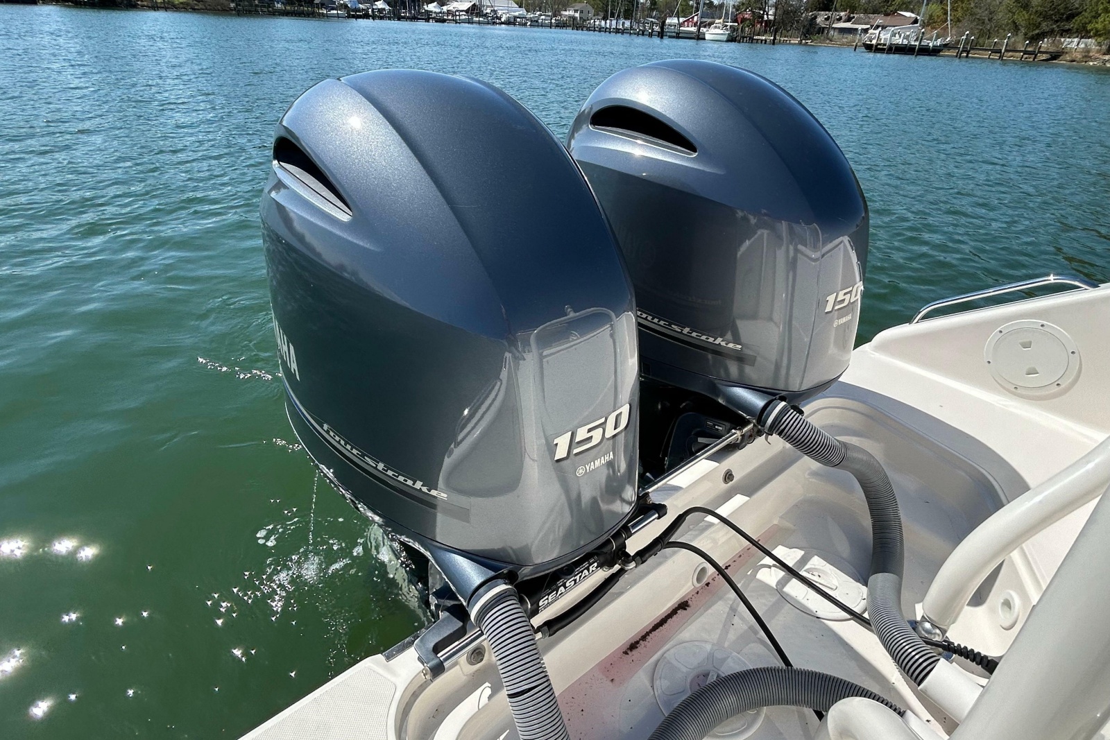 26' 2016 Pursuit DC 265 Dual Console