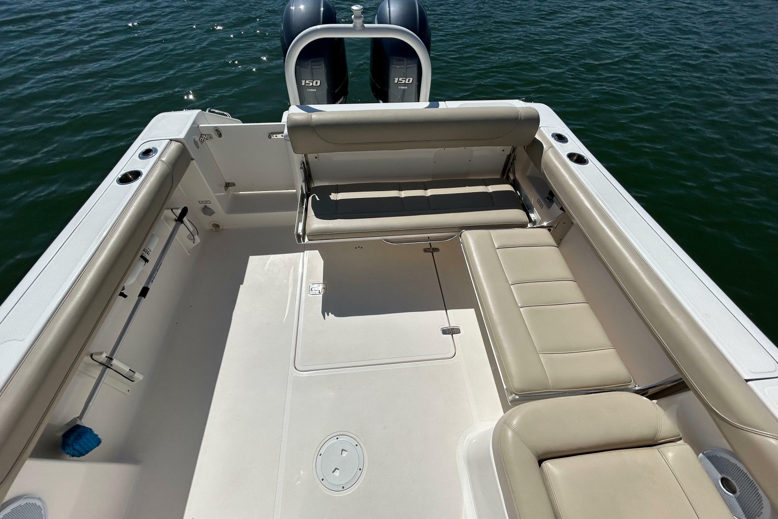 26' 2016 Pursuit DC 265 Dual Console