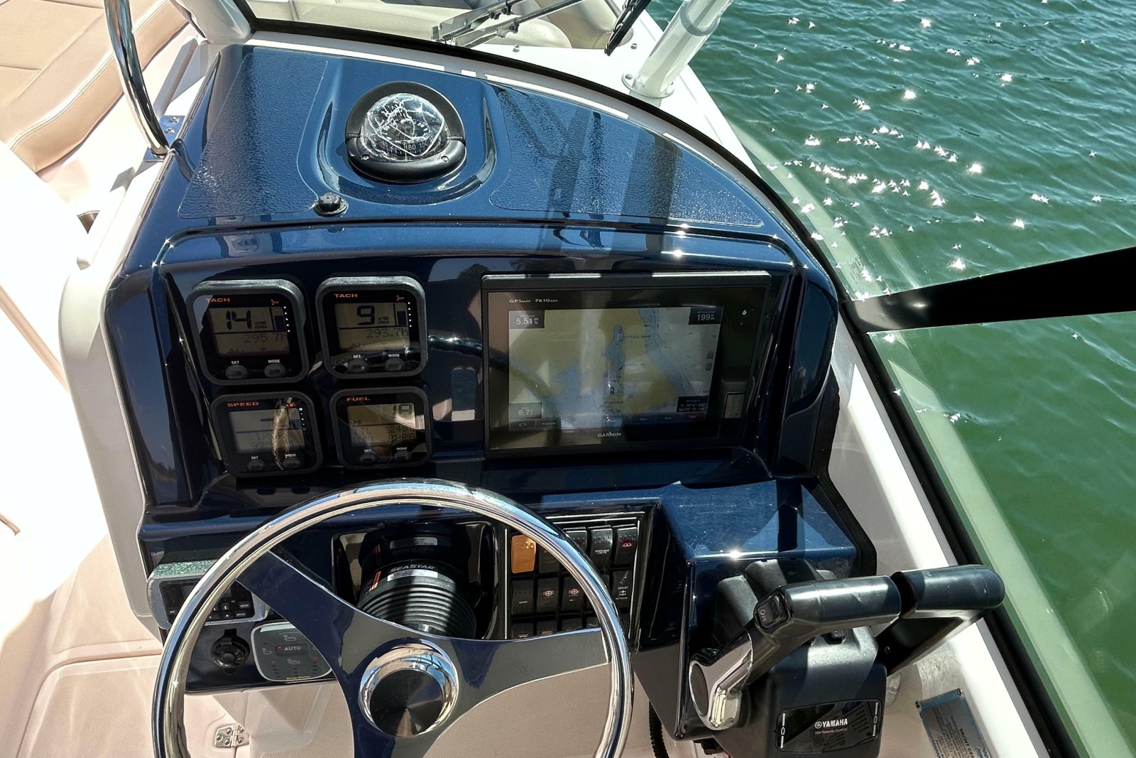 26' 2016 Pursuit DC 265 Dual Console