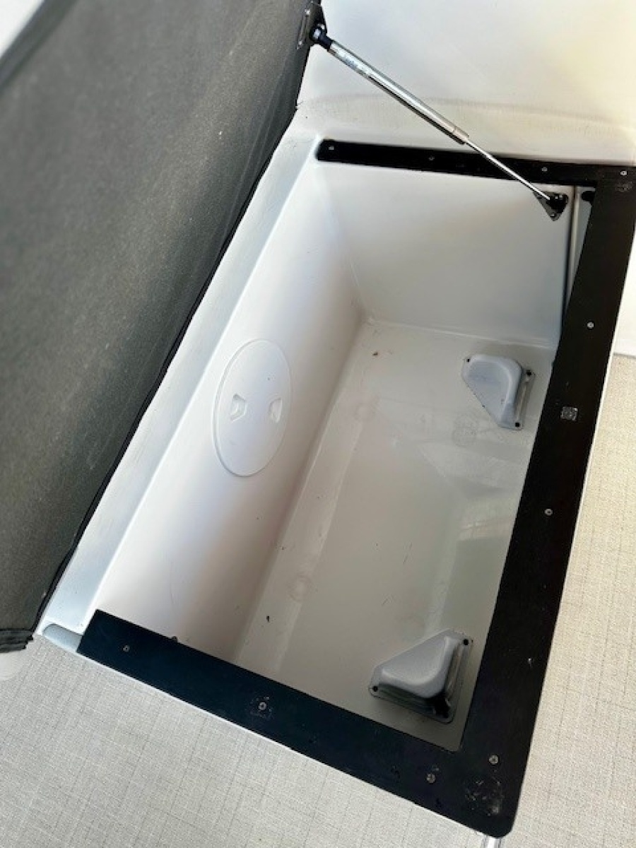 26ft Regal Yacht For Sale