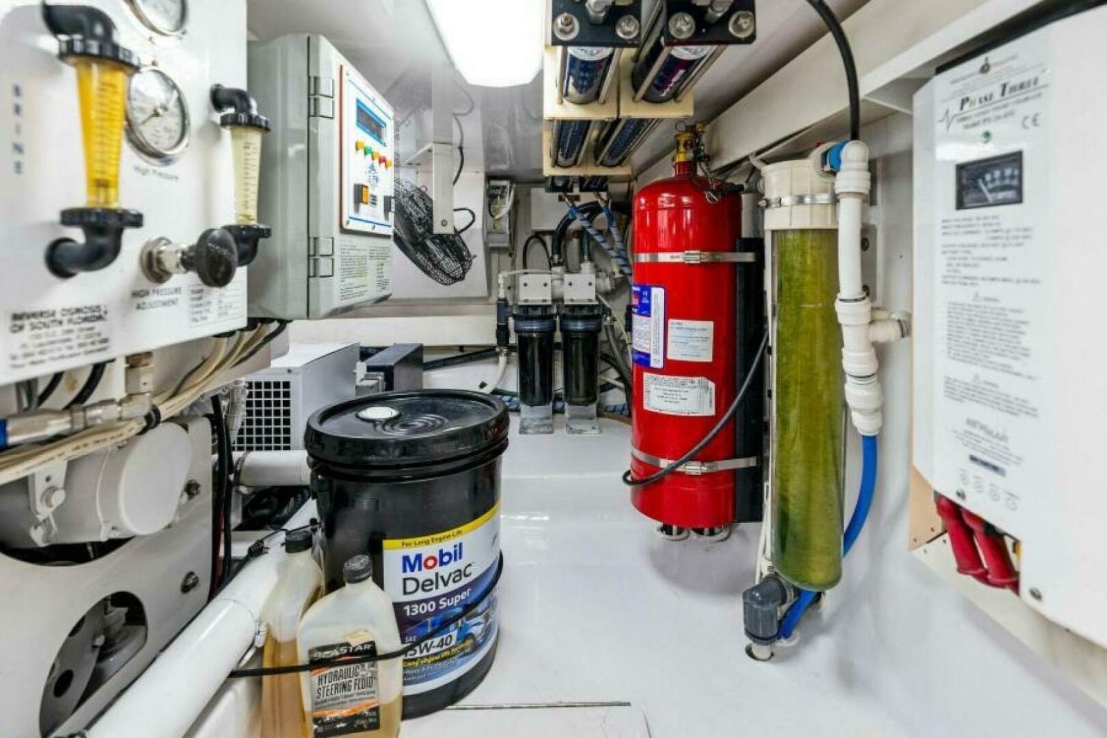 48' 2003 Viking 48 Convertible