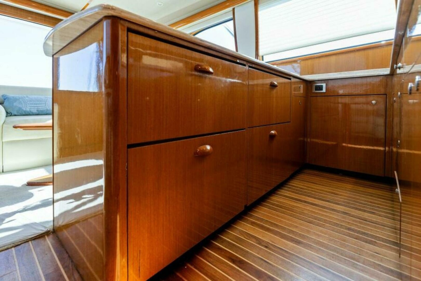 48' 2003 Viking 48 Convertible