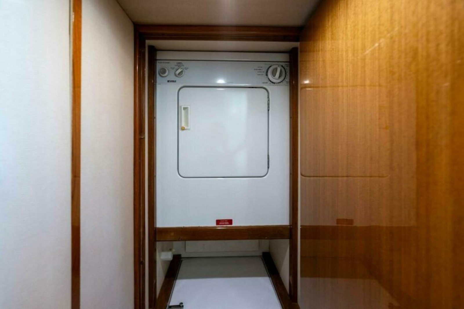 48' 2003 Viking 48 Convertible