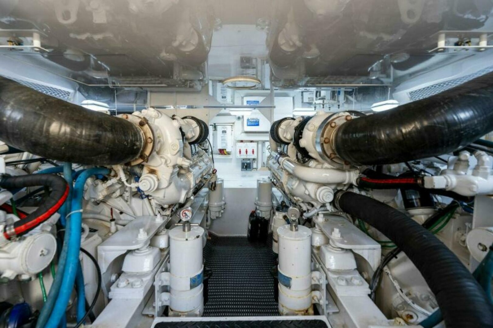 48' 2003 Viking 48 Convertible