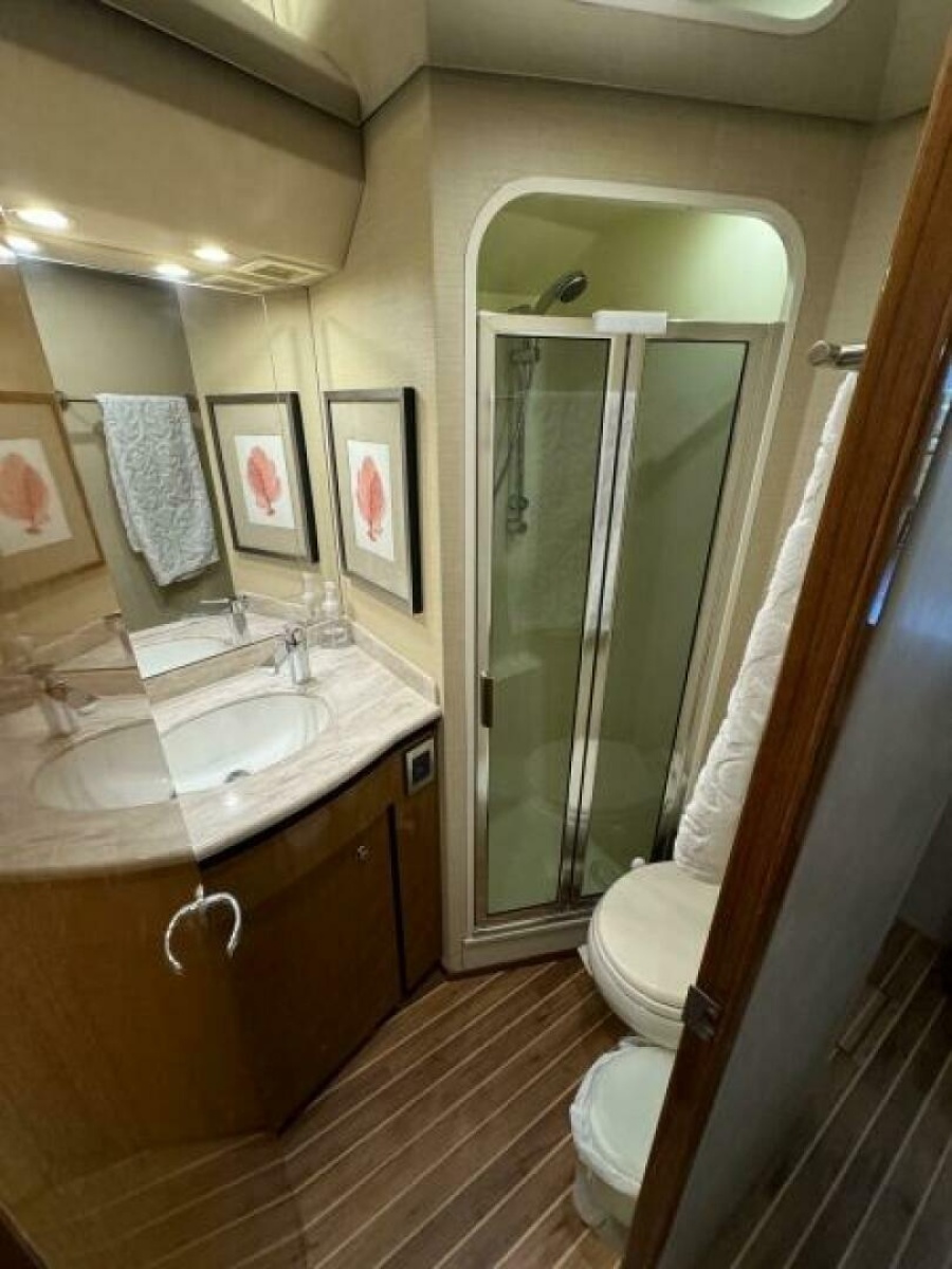 48' 2003 Viking 48 Convertible