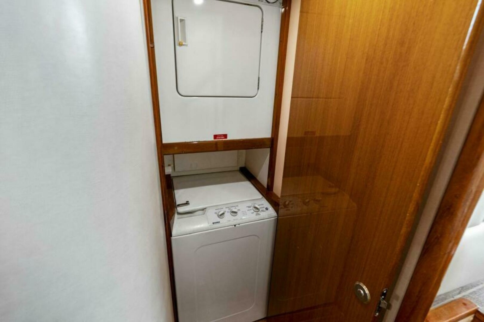 48' 2003 Viking 48 Convertible