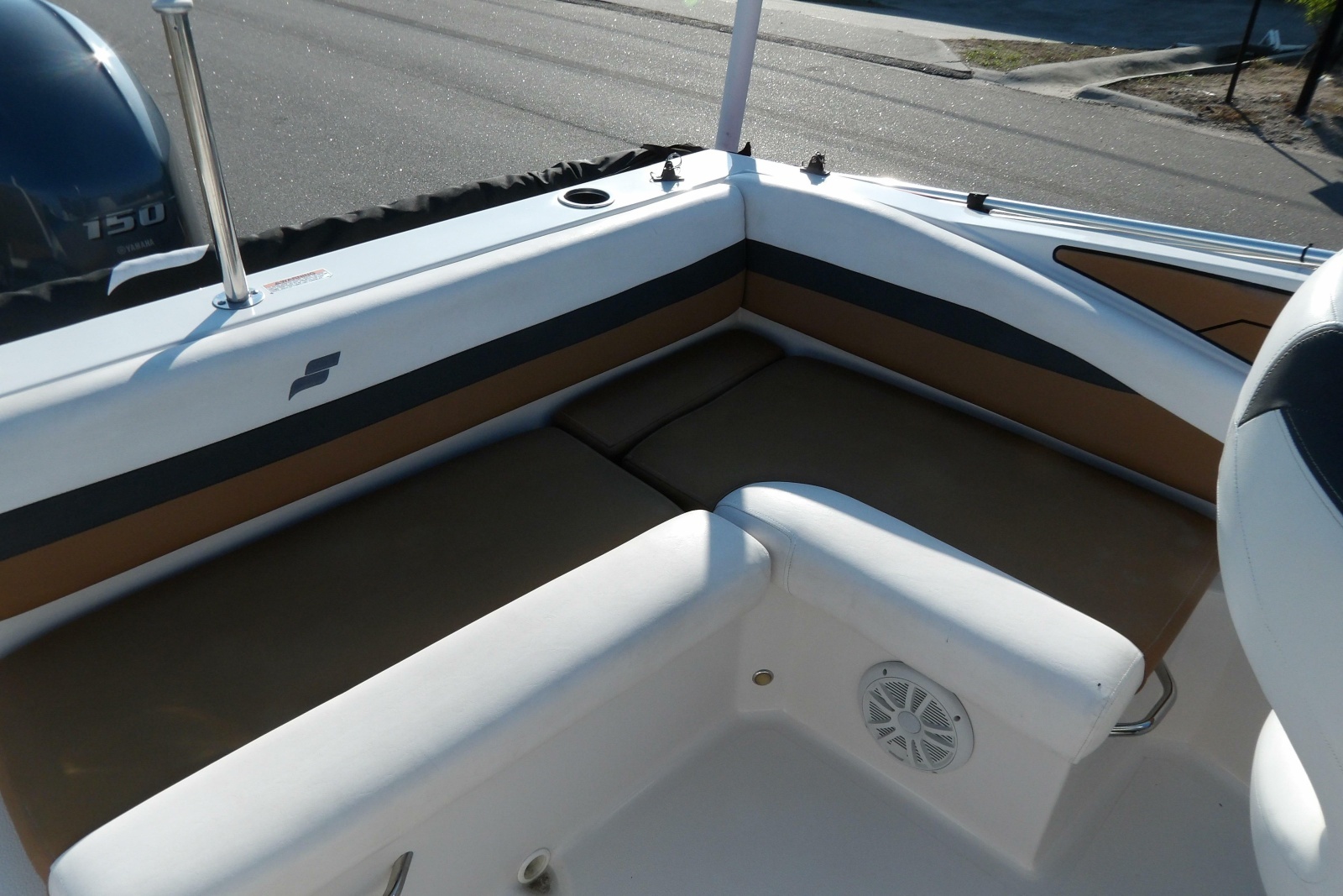 19ft Starcraft Yacht For Sale