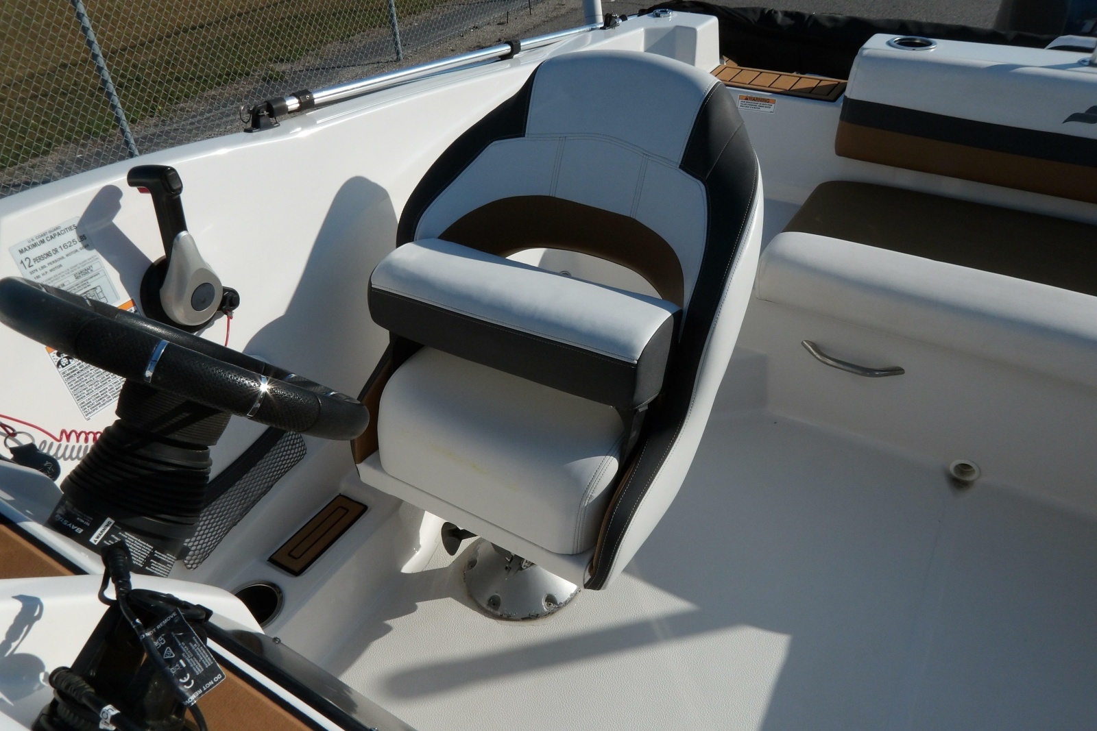 19ft Starcraft Yacht For Sale