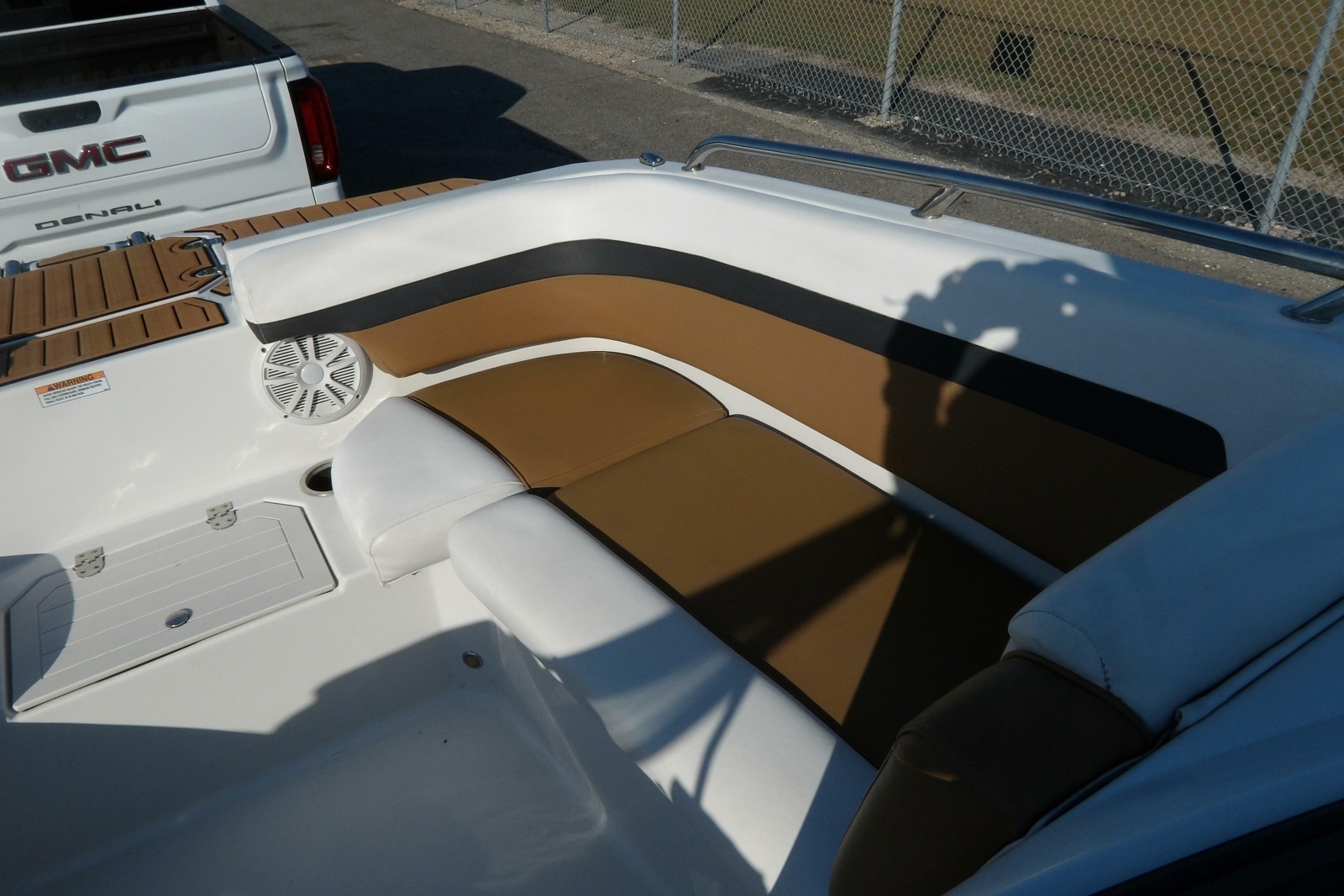 19ft Starcraft Yacht For Sale