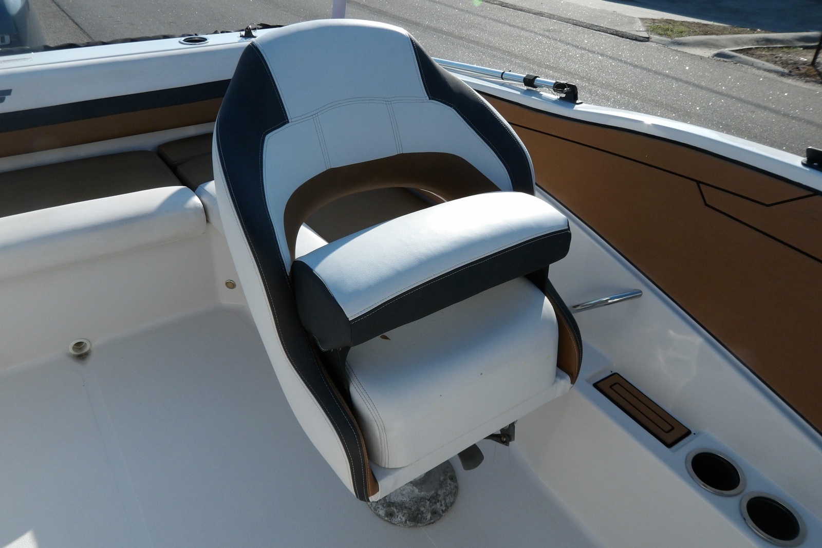 19ft Starcraft Yacht For Sale