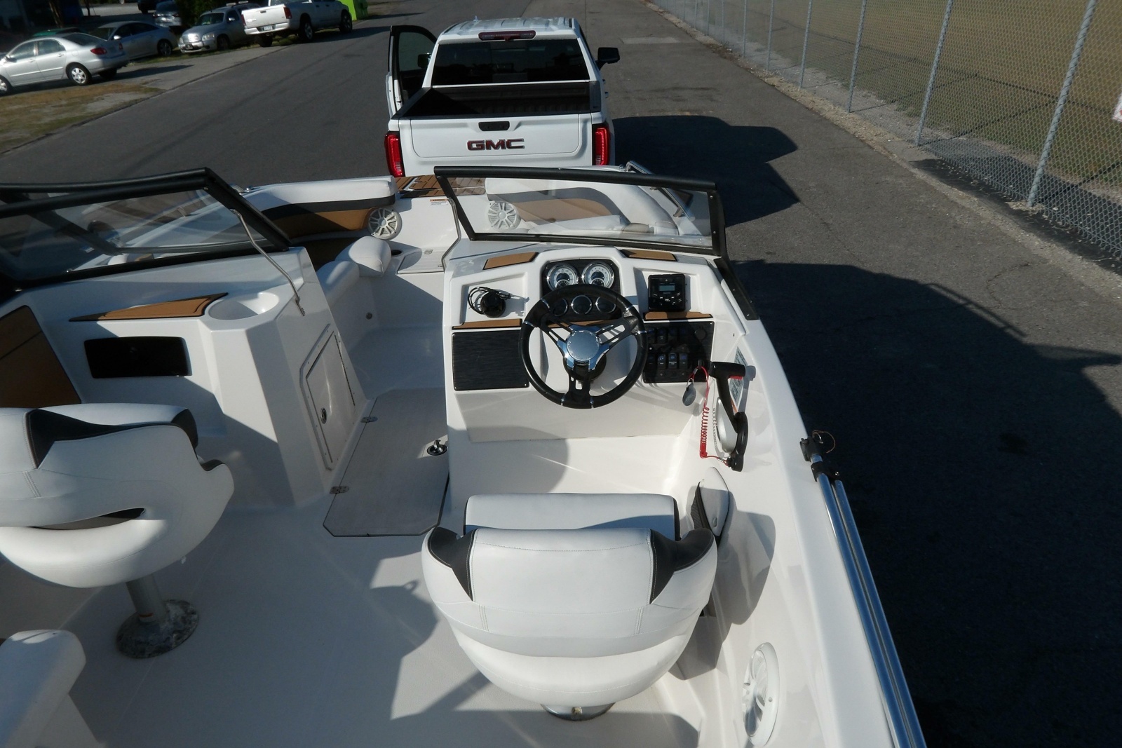 19ft Starcraft Yacht For Sale