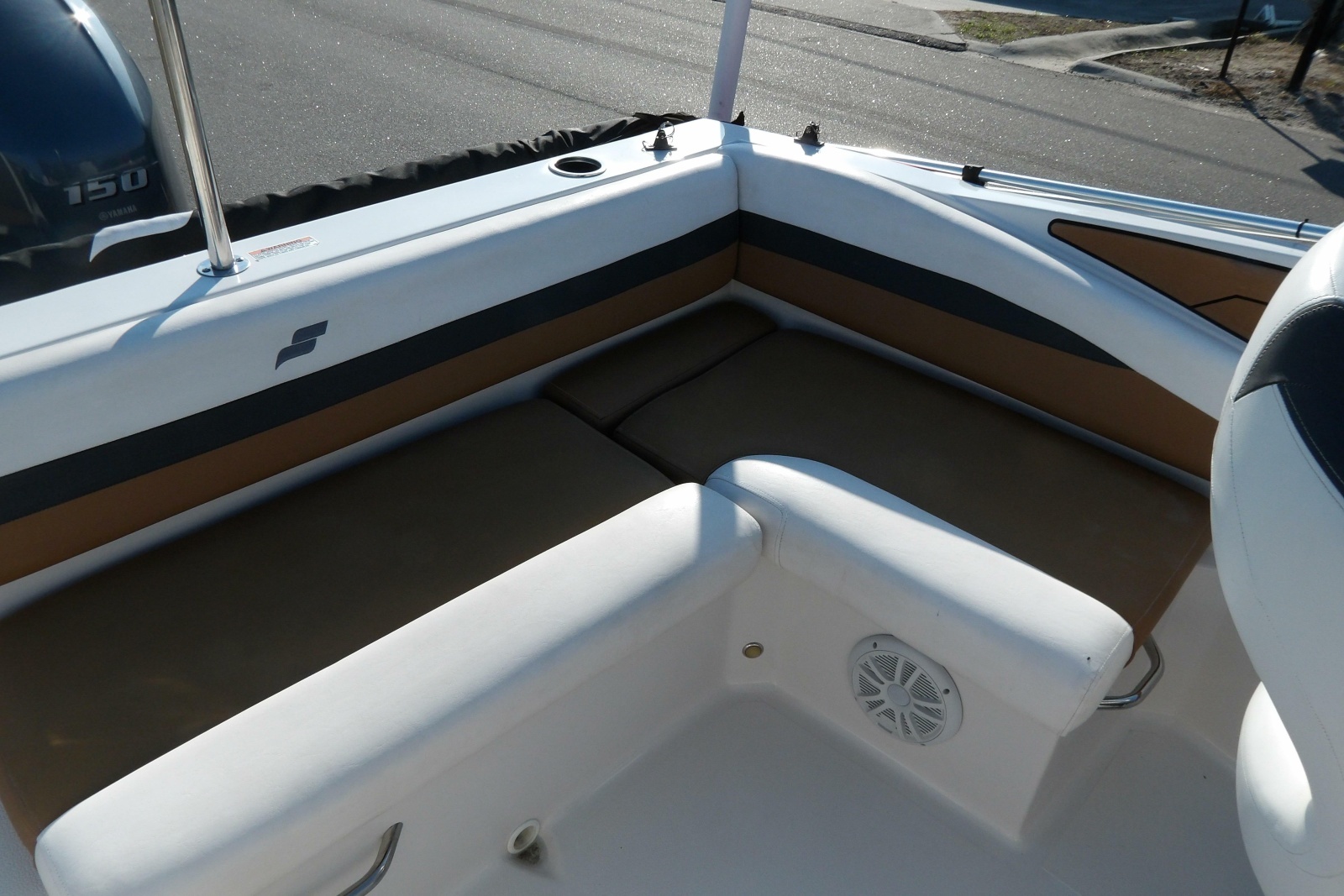 19ft Starcraft Yacht For Sale