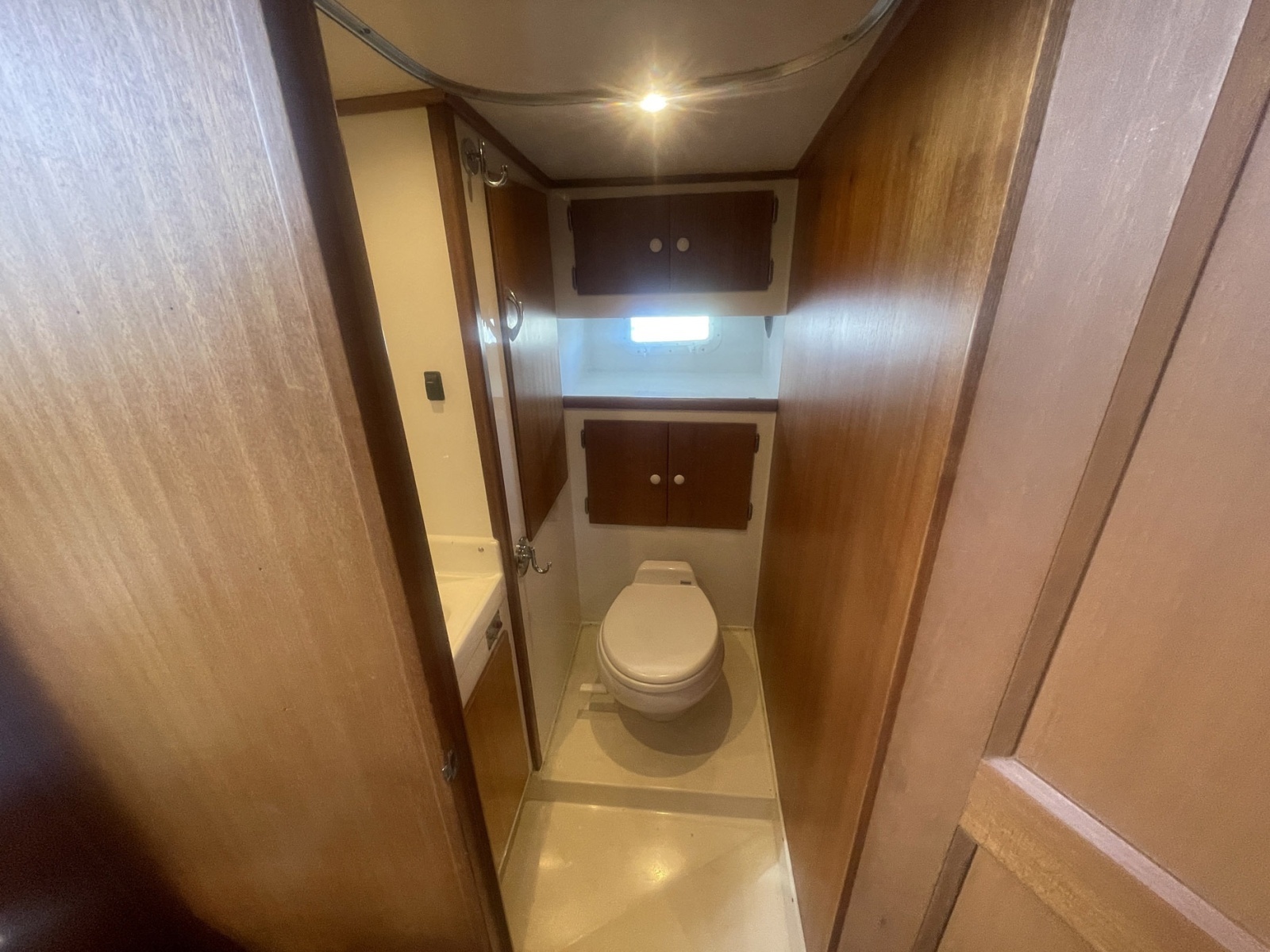 Dolphin II 34ft Hatteras Yacht For Sale