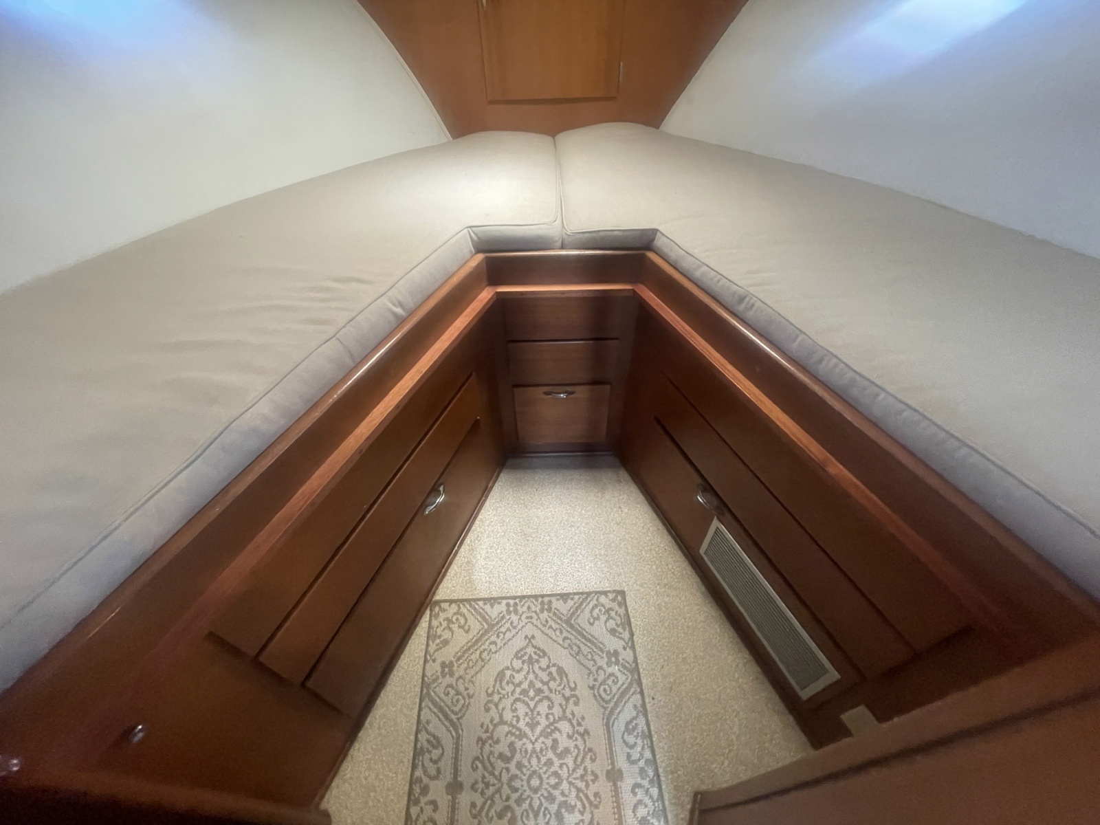 Dolphin II 34ft Hatteras Yacht For Sale