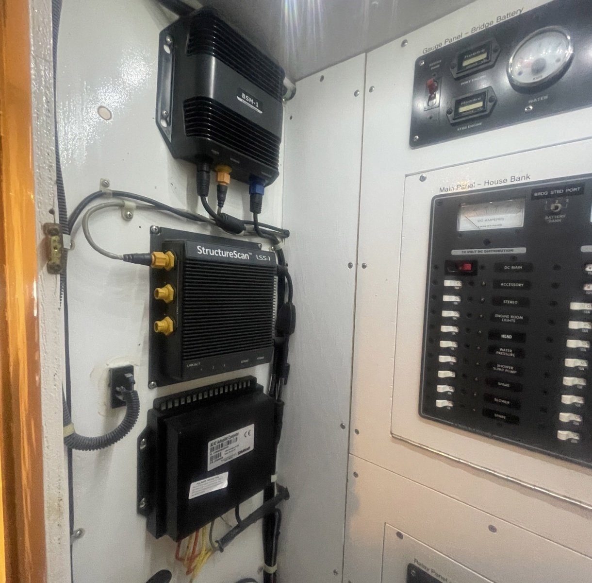 Dolphin II 34ft Hatteras Yacht For Sale