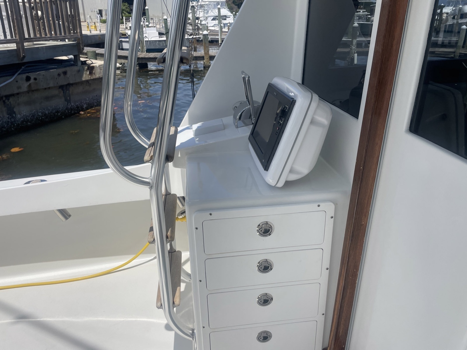 Dolphin II 34ft Hatteras Yacht For Sale