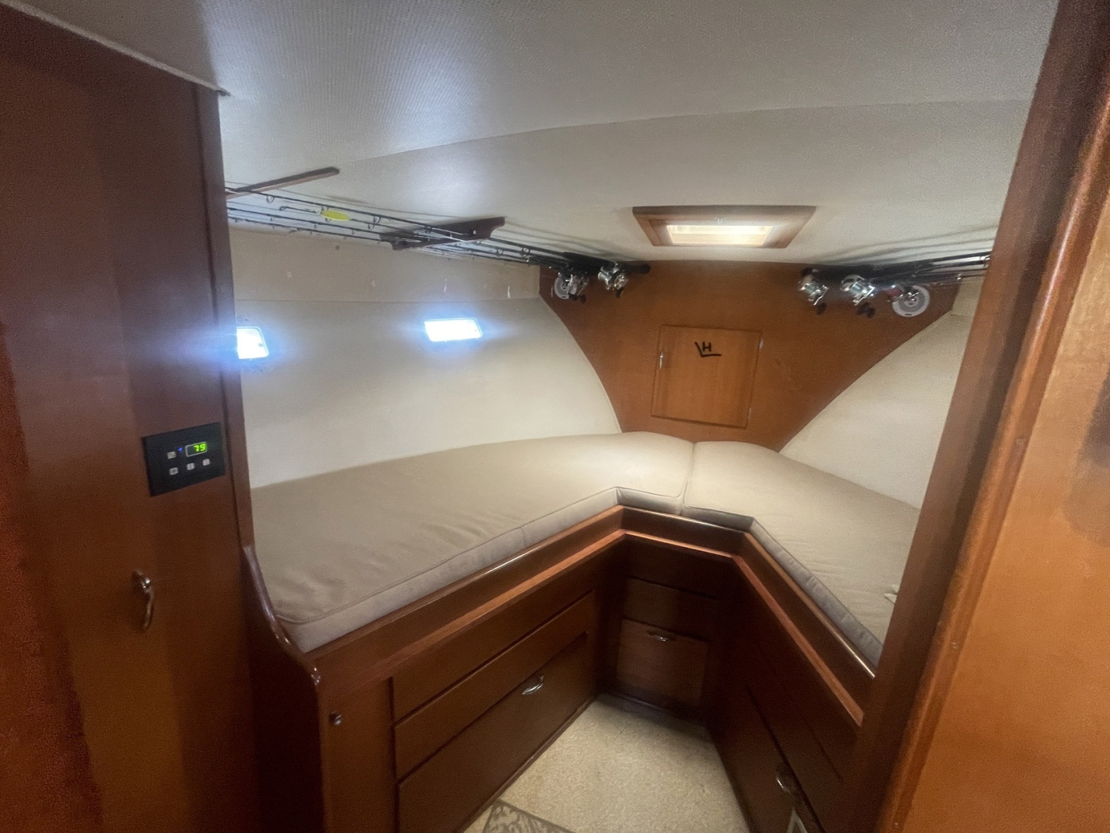 Dolphin II 34ft Hatteras Yacht For Sale