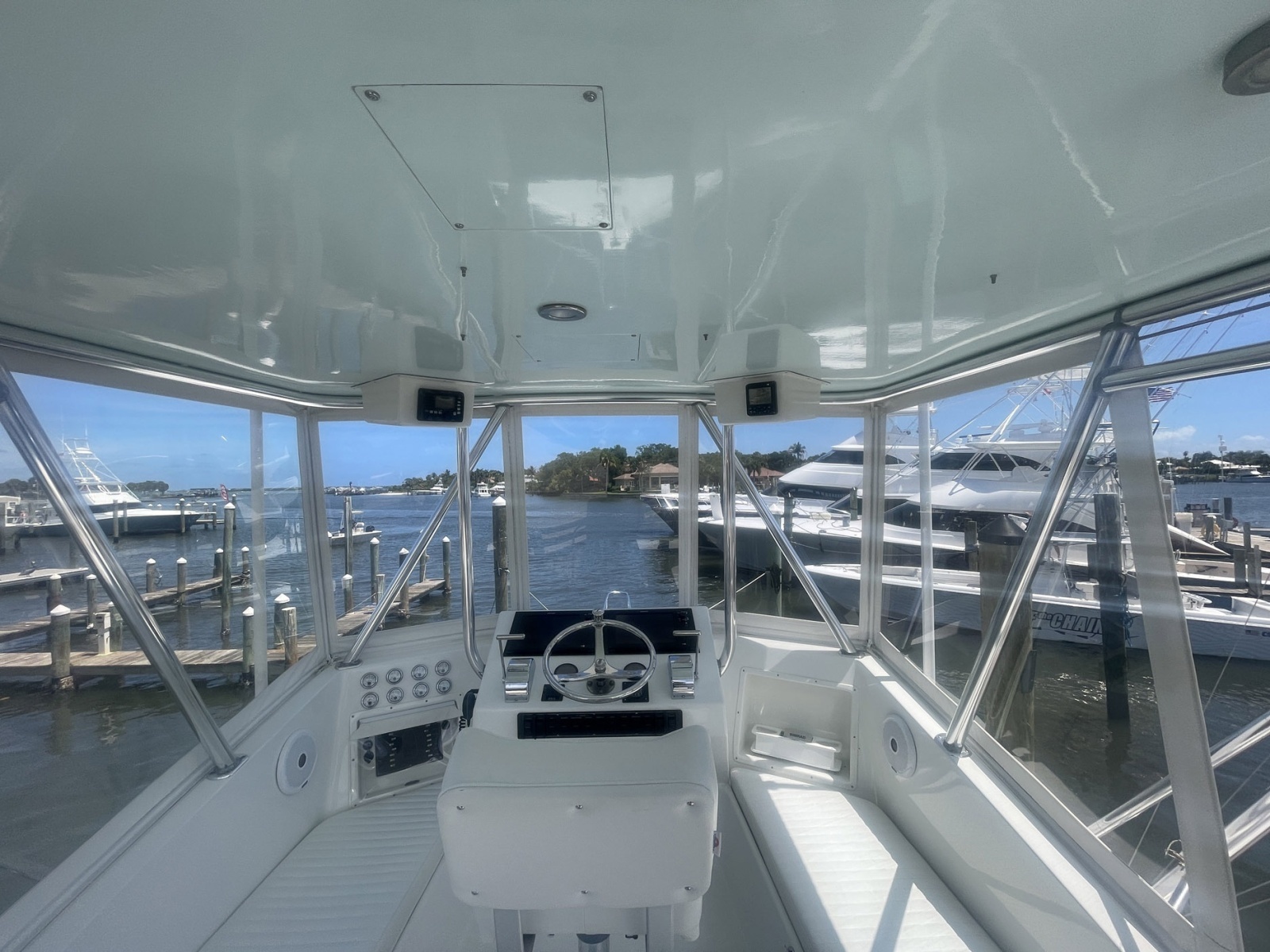 Dolphin II 34ft Hatteras Yacht For Sale