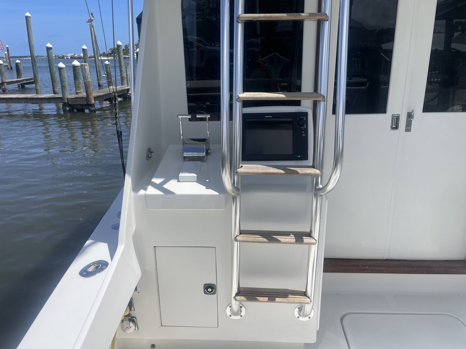 Dolphin II 34ft Hatteras Yacht For Sale