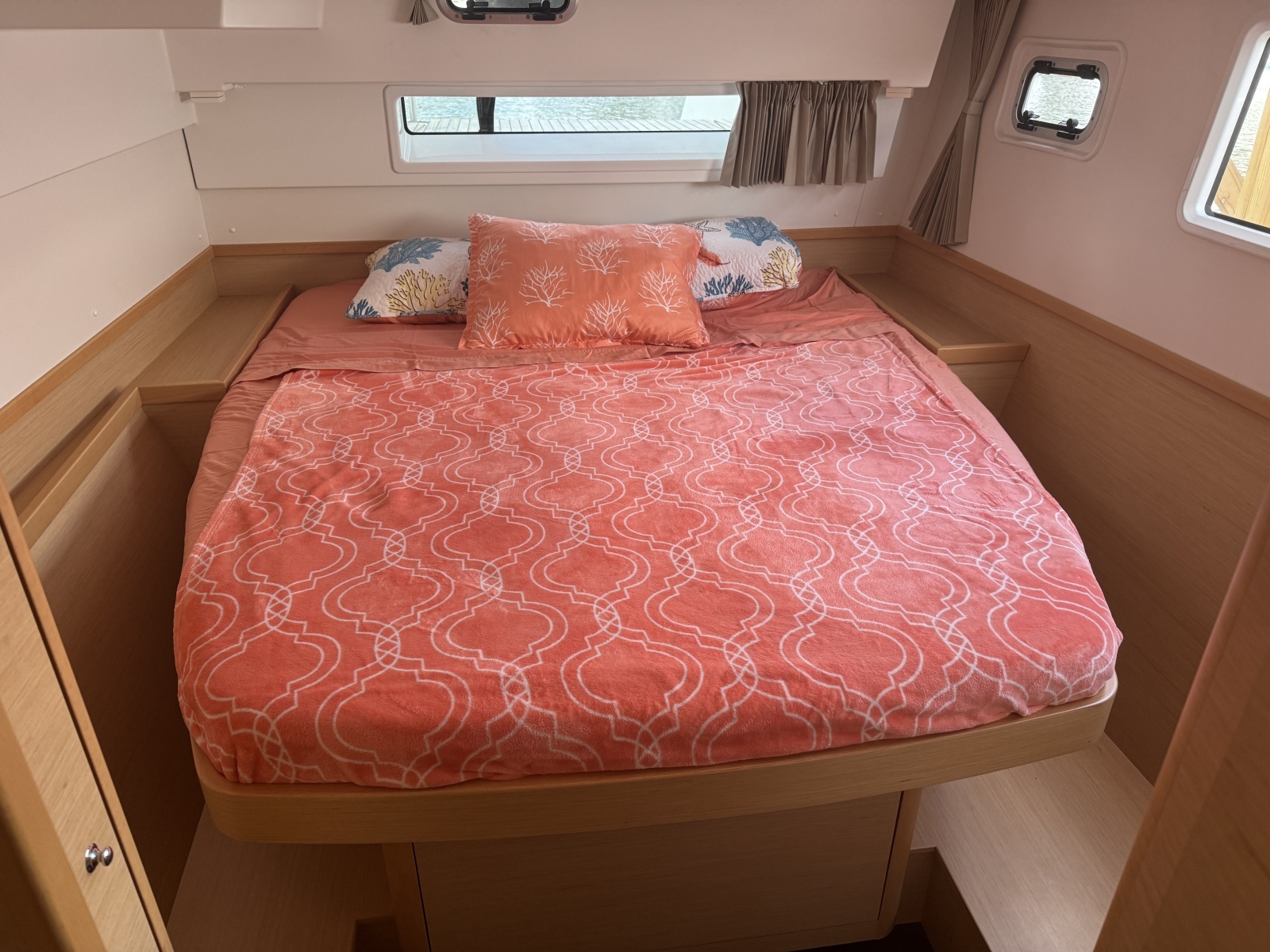 Moonlight Lady 42ft Lagoon Yacht For Sale